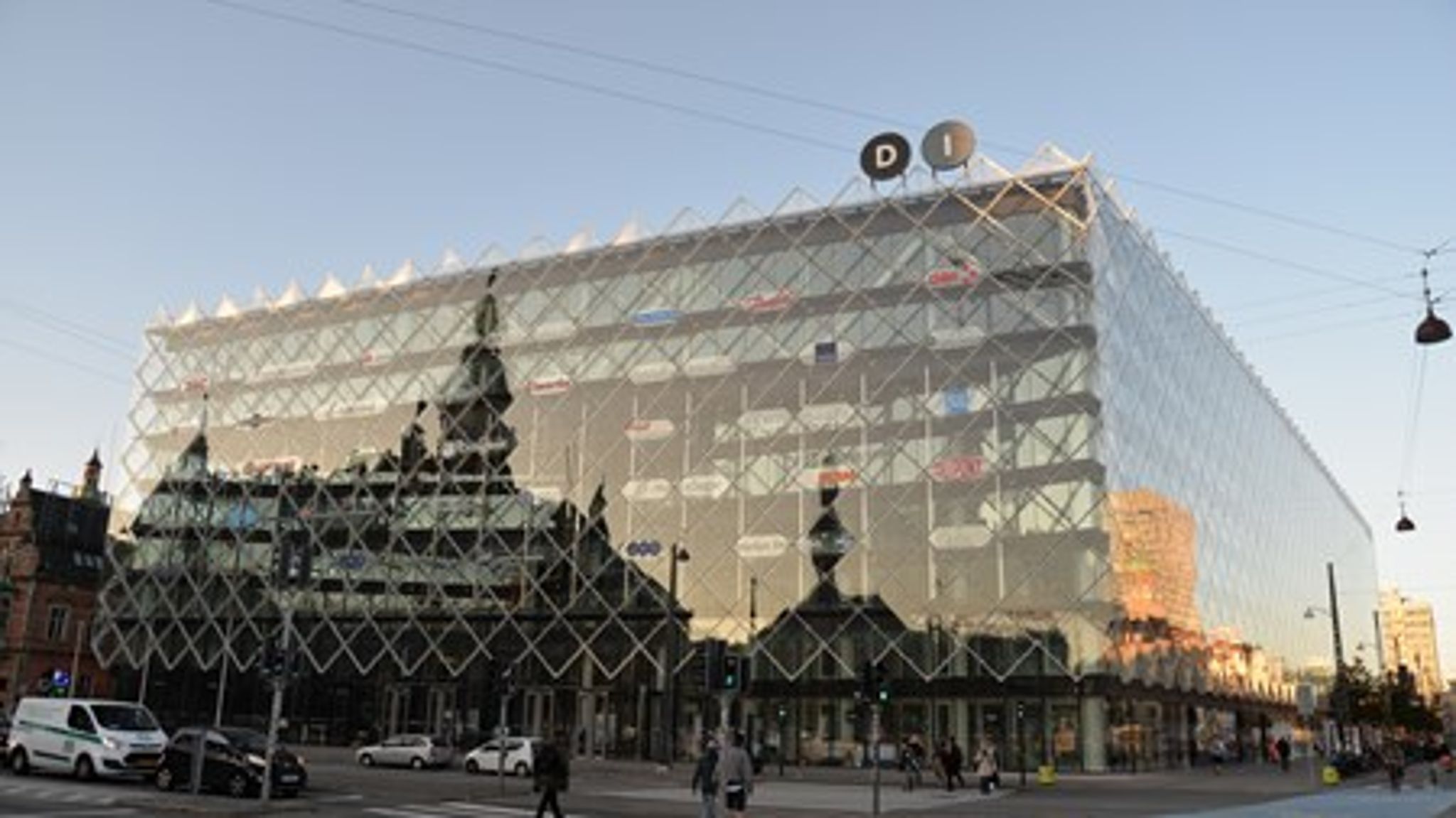 DI har i en årrække peget på behovet for at styrke den tekniske forskning. Nu advarer den store erhvervsorganisation om, at det går den forkerte vej med de seneste besparelser på forskningen. <br>