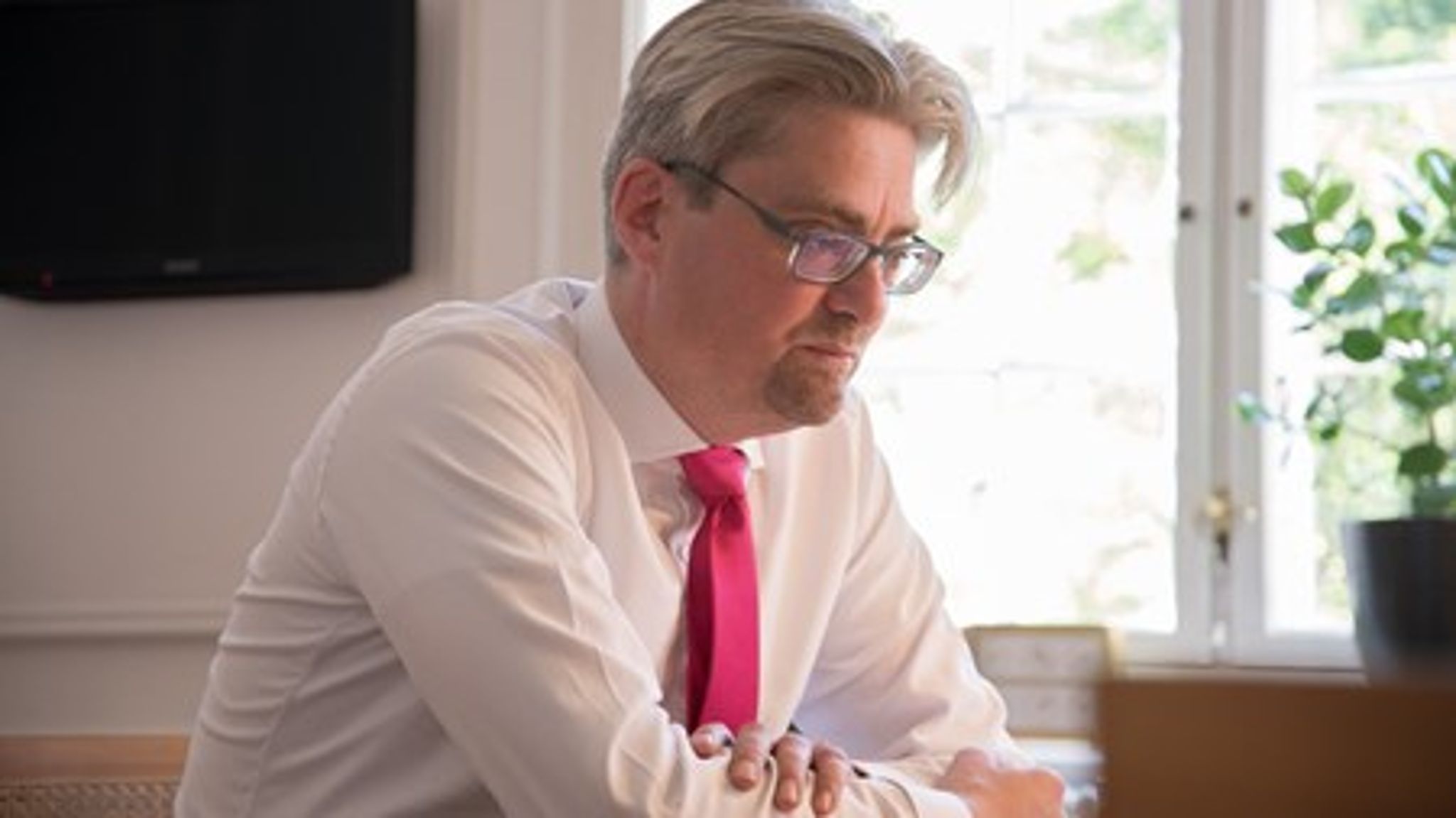 Justitsminister Søren Pind (V) har droppet at forfølge idéen om at fremme kommunernes forebyggelse af kriminalitet ved at lade dem betale mere for indsattes ophold i fængsler og på lukkede institutioner.