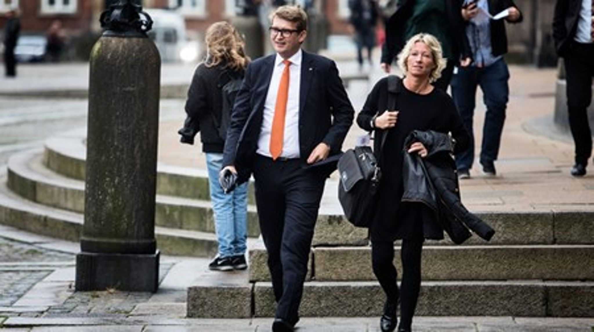 Erhvervs- og vækstminister Troels Lund Poulsen (V) vil styrke kommuner og regioners&nbsp;revisorers uafhængighed. Blandt andet ved at begrænse deres adgang til at sælge andre ydelser end lovpligtig revision.