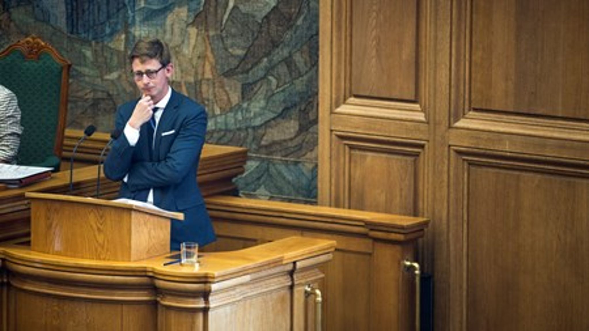 "Fondene har i dag en række særlige, gunstige skatteregler sammenlignet med almindelige virksomheder," sagde skatteminister Karsten Lauritzen (V) ved fremlæggelsen af forslaget om at skære i fondenes skattefradrag.&nbsp;