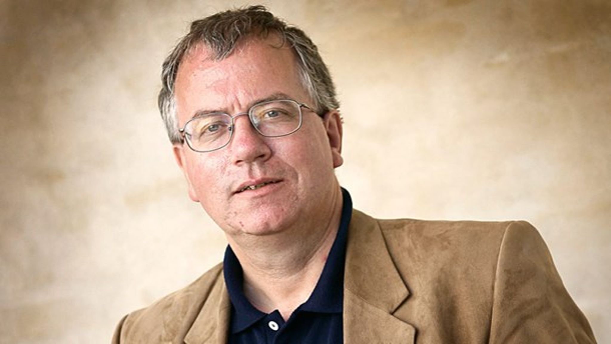 "Har vi klare svar på, hvornår man
nationalt skal udrulle telemedicinske løsninger," spørger professor Kjeld Møller Pedersen.&nbsp;&nbsp;