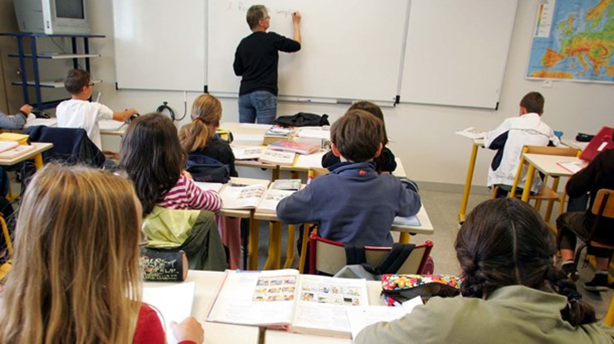 I regeringens skolepolitik bliver engelsk promoveret som det naturlige og uundgåelige fremmedsprog. Samtidig bliver begreber som globalisering og internationalisering ligestillet med engelsk, mens migrantsprog diskrimineres. Sådan skriver&nbsp;Petra Daryai-Hansen og Anne Holmen.