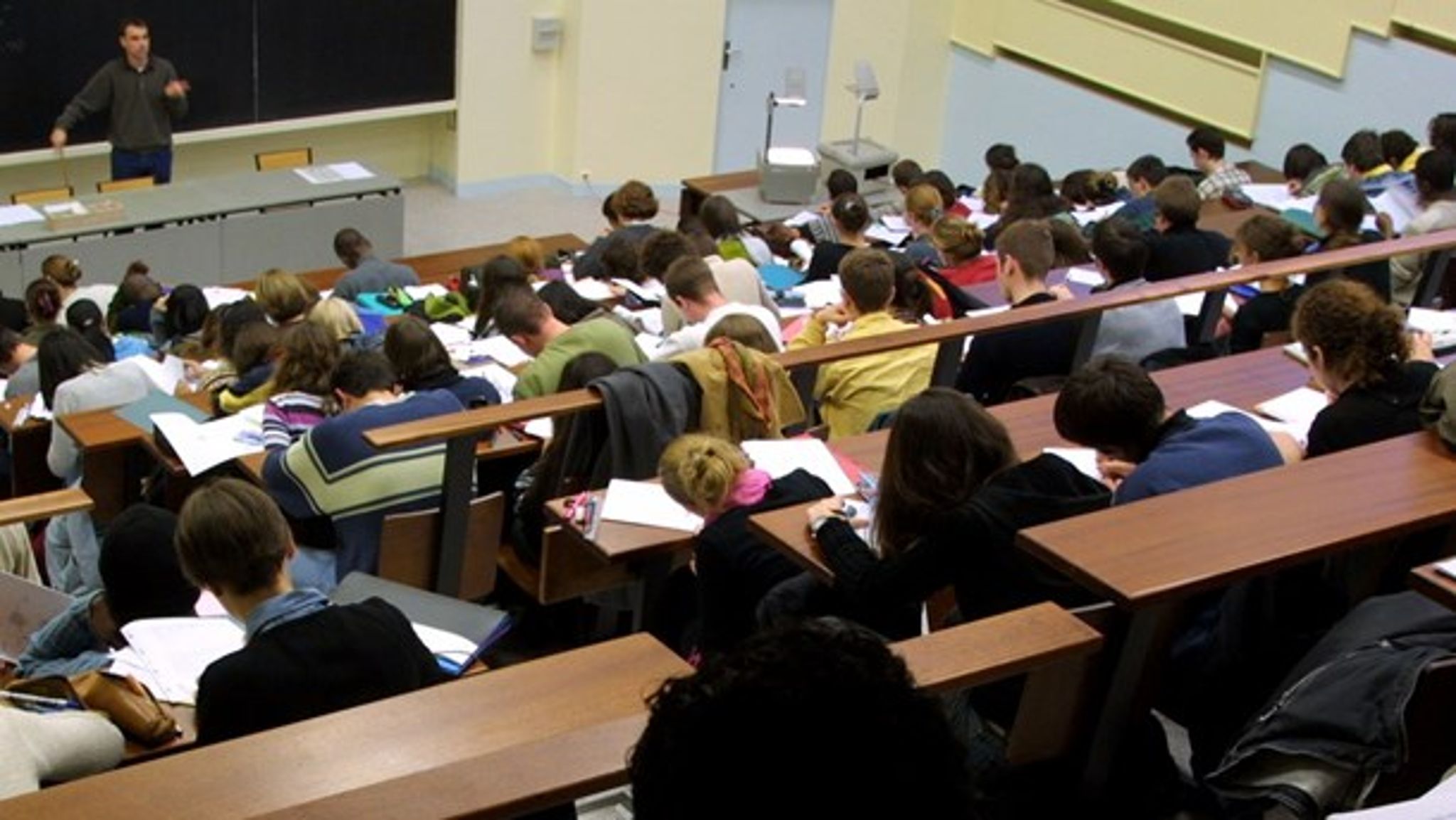 Hvis det bliver op til Dansk Folkeparti, så skal de engelsksprogede uddannelser på universiteter og professionshøjskoler også undersøges i forbindelse med opstramning af adgangen til dansk SU for EU-arbejdstagere.<br>