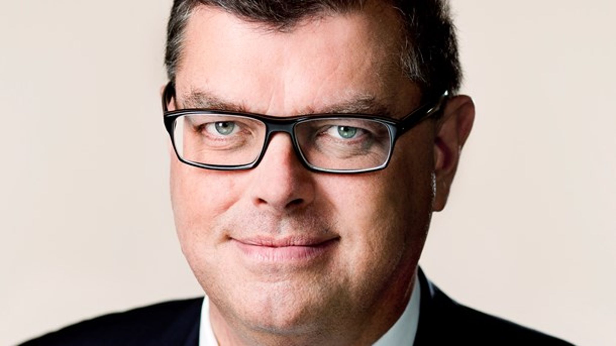 "Kulturministeren burde være mere lydhør, åben og rund i sin tilgang til forhandlingerne i stedet for at føre denne her gang revolverpolitik,” lyder Mogens Jensens (S) opfordring til Bertel Haarder (V).