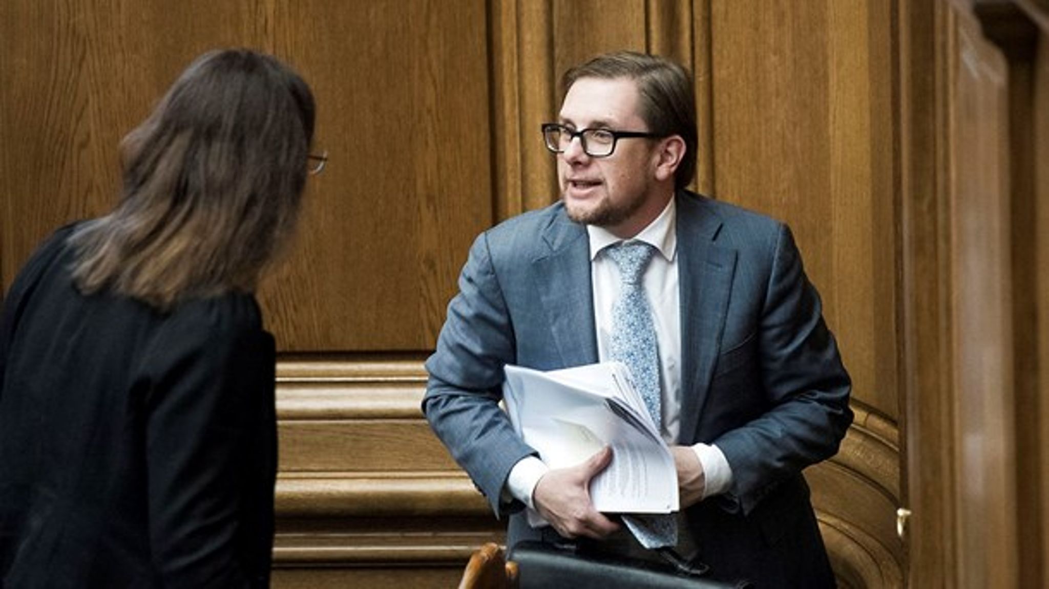 Første dag som ny økonomi- og indenrigsminister tog Simon Emil Ammitzbøll (LA) fat på behandlingen af et lovforslag som skal lempe kravene til tilsynet med kommunerne.