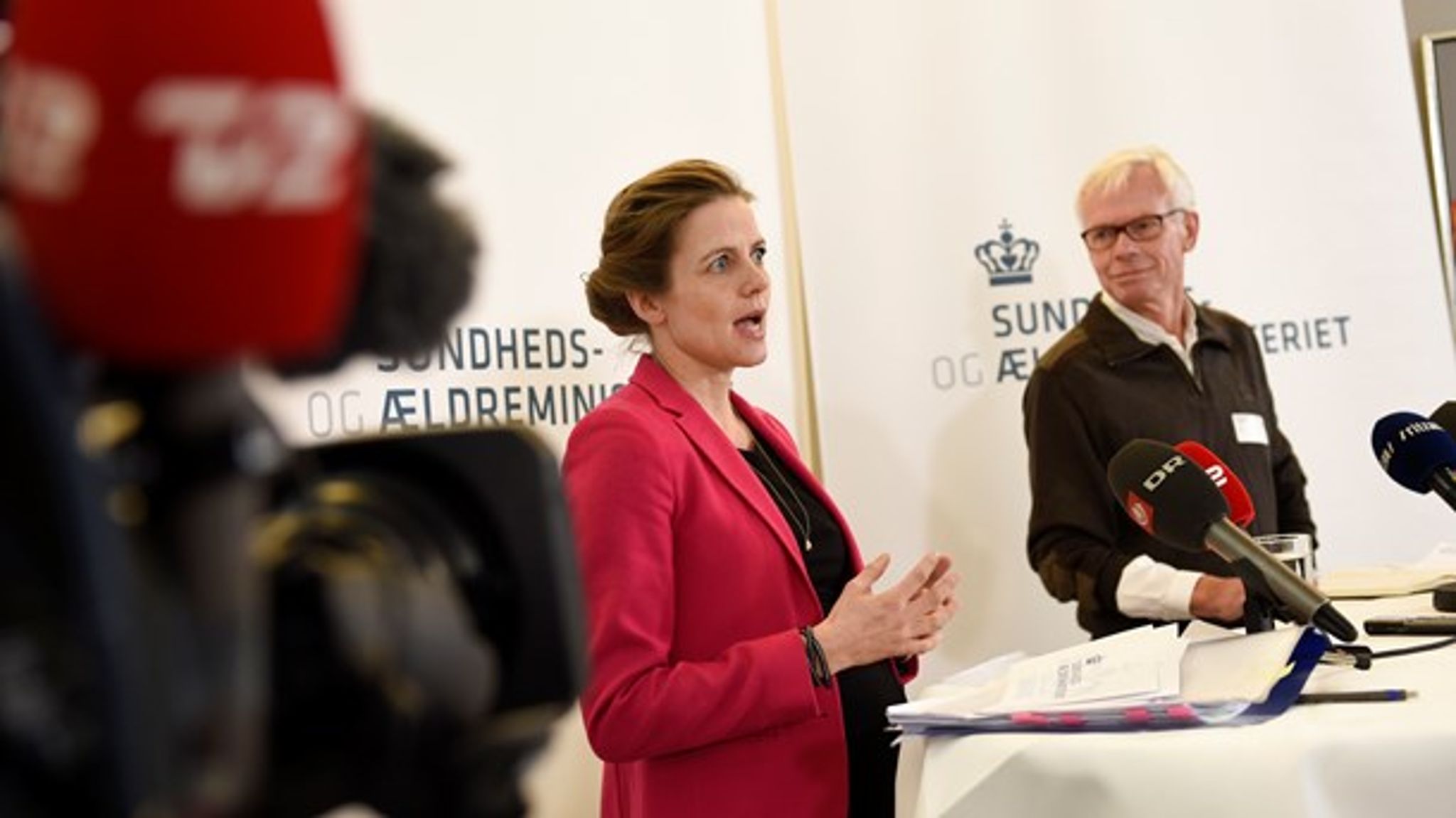 Sundhedsminister Ellen Trane Nørby (V) præsenterer her Sundheds- og Ældreministeriets forslag til, hvordan der kan sikres bedre geografisk fordeling af læger.