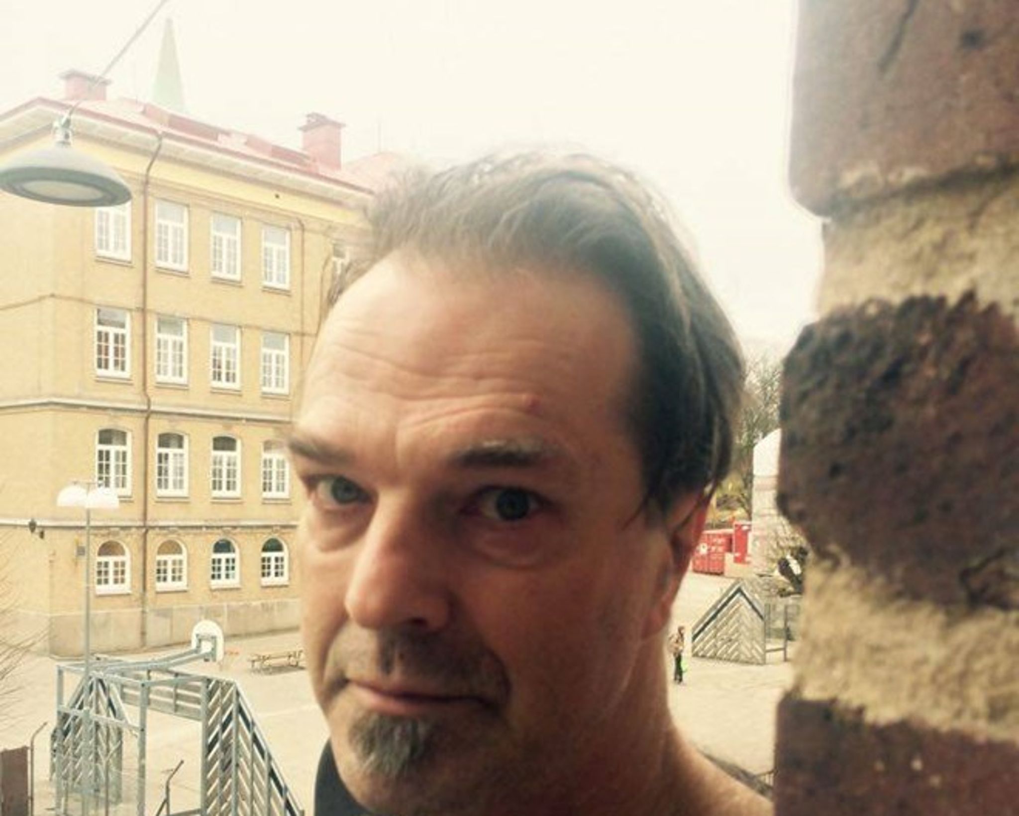 "Vi producerer sociale problemer hele tiden. Og så kommer de frivillige organisationer sammen med velfærdsstaten og rydder op," siger professor Mikael Carleheden.&nbsp;
