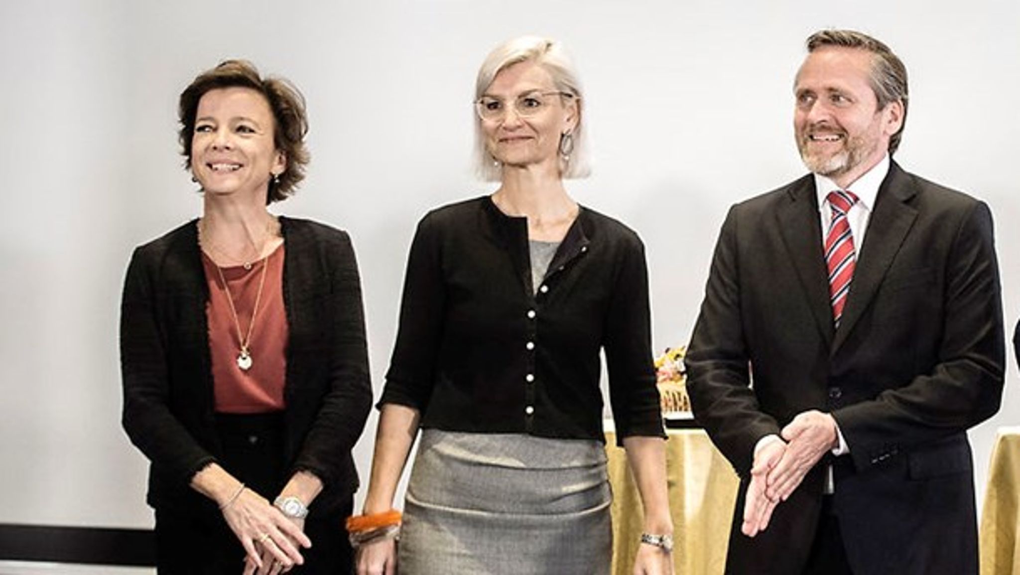 Karen Ellemann (tv) og Anders Samuelsen (th) vil sammen med sundhedsminister Ellen Trane Nørby onsdag præsentere de danske planer.