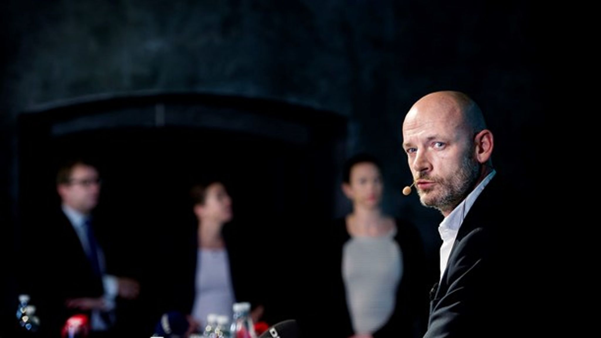 Formand for ekspertudvalget Stefan Hermann, der er rektor på Metropol, præsenterede tirsdag de nye anbefalinger sammen med tre ministre.