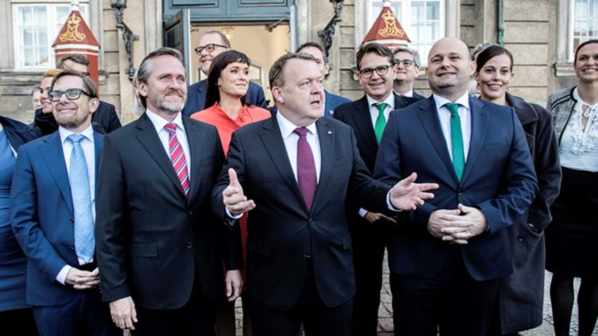 Tirsdag kan
VLAK-regeringen fejre sine første 100 dage. Endnu er
meningsmålingerne ikke blevet mere venligt stemt.