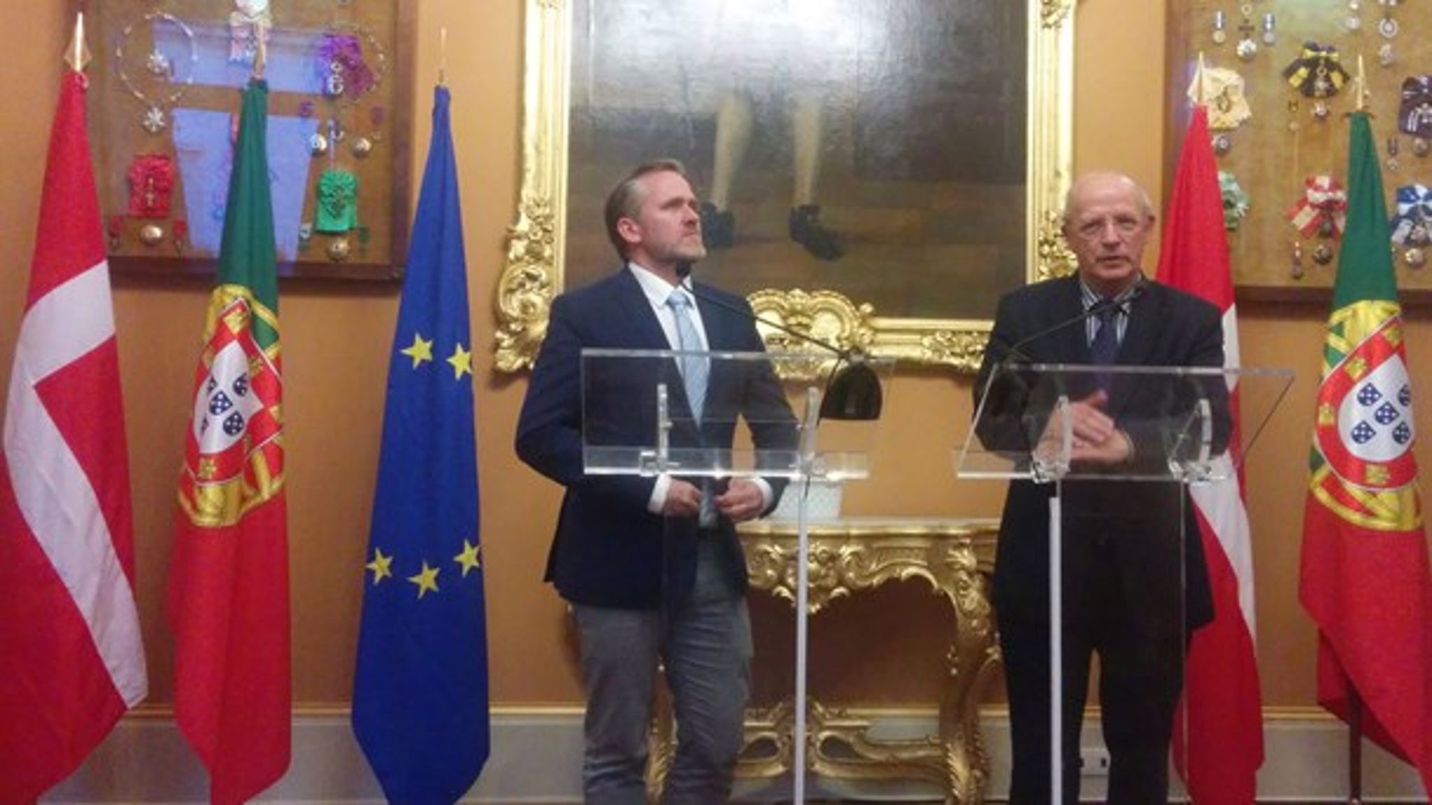 Udenrigsminister Anders Samuelsens første stop var hos hans portugisiske modstykke, Augusto Santo Silva.