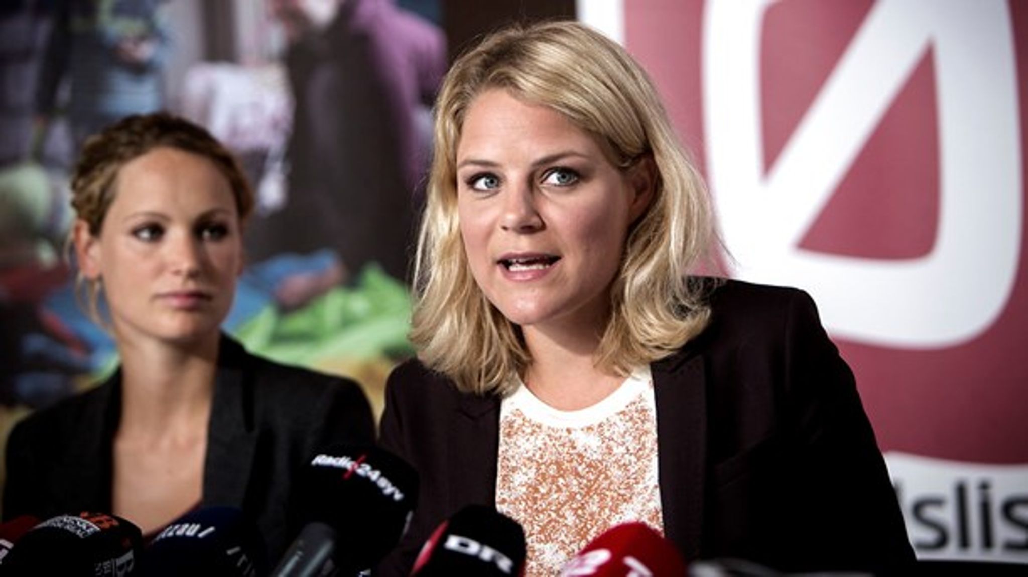Skiftet fra Johanne Schmidt-Nielsen til Pernille Skipper gik smertefrit for Enhedslisten, selvom de to kvinder har en meget forskellig stil. Men det er en misforståelse at tro, at Skipper er blødere end den bramfri forgænger. <br>