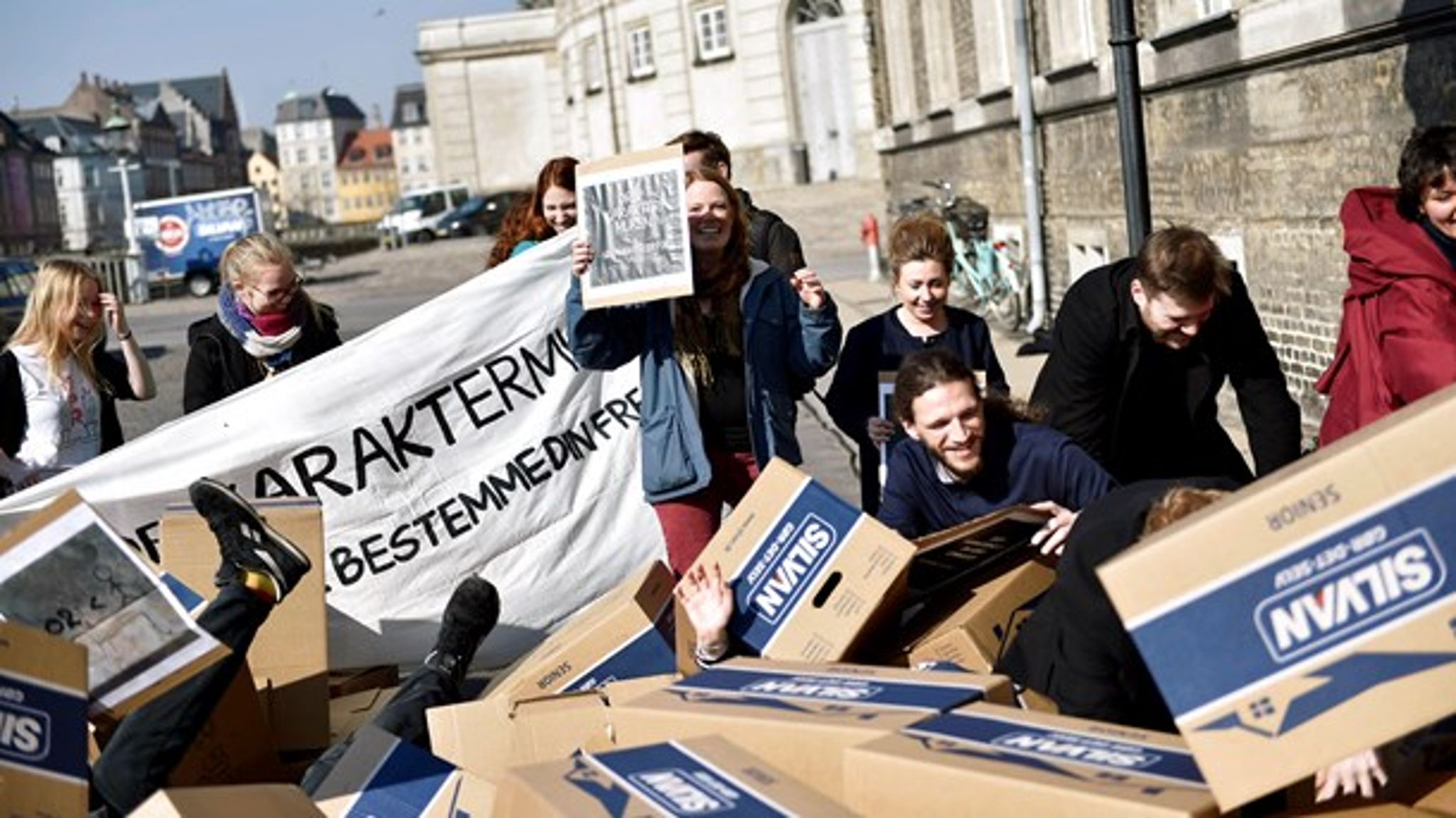 Landssammenslutningen af Handelsskoleelever, Erhvervsskolernes ElevOrganisation og Danske Gymnasieelevers Sammenslutning melder fra til en rundbordssamtale i Undervisningsministeriet, fordi Borgerligt Studerende sidder med om bordet.