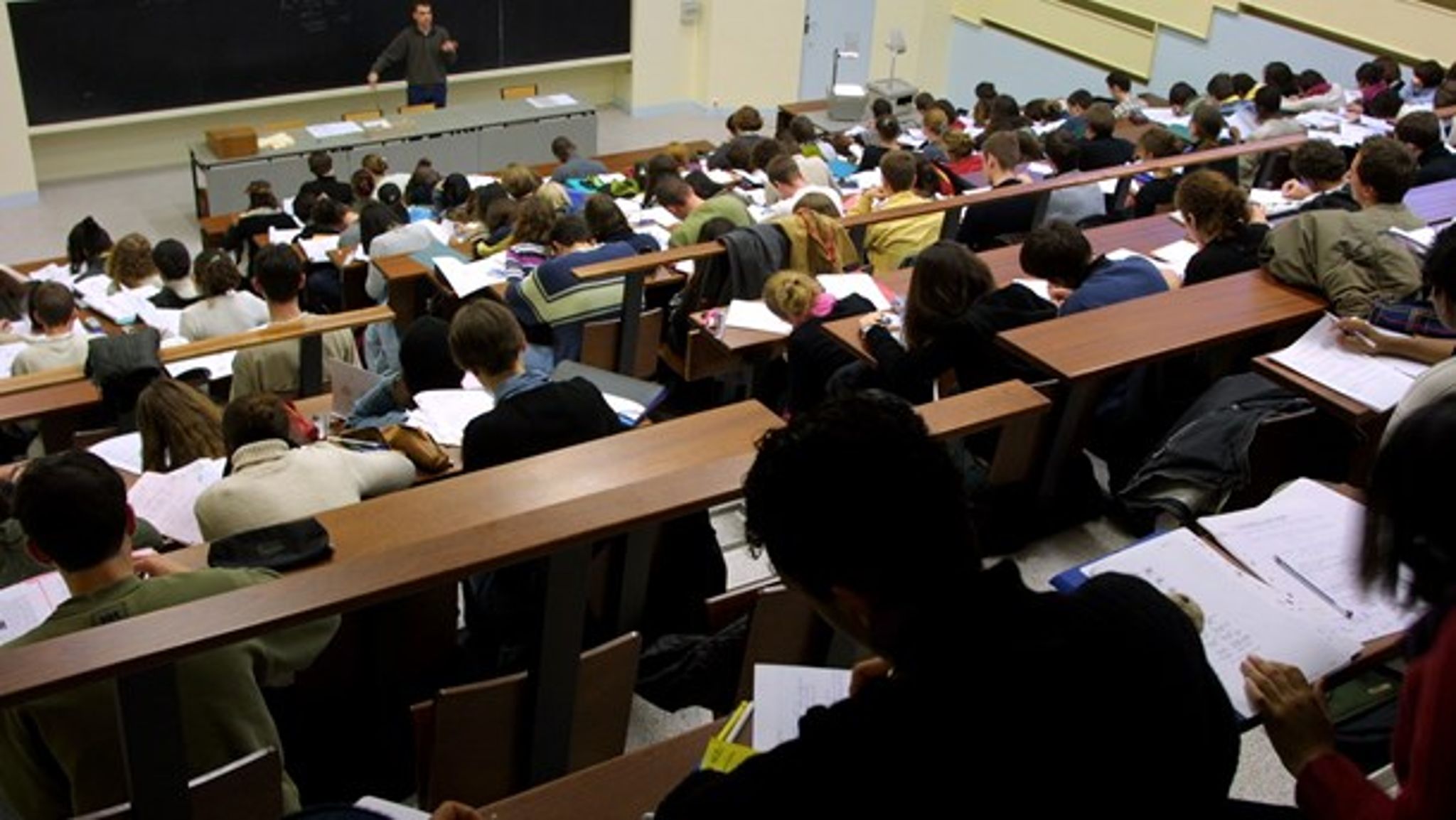 Opgaven med at sikre, at vi på alle planer uddanner de unge til at løfte fremtidens opgaver i al deres kompleksitet, løses bedst af universiteterne selv, skriver Philip John Binning.