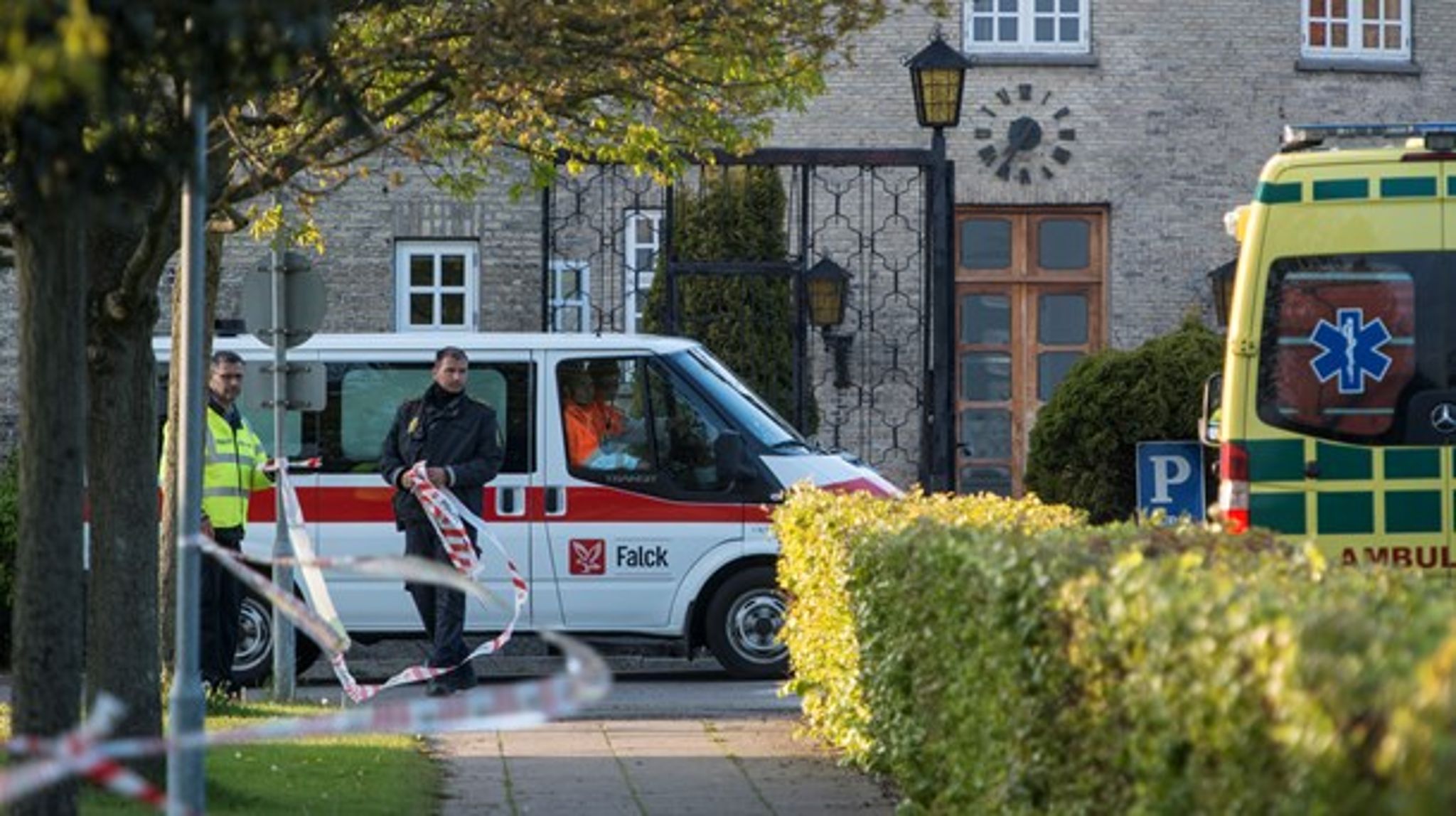I 2014 blev en socialrådgiver og en læge stukket ihjel på forsorgshjemmet Saxenhøj i Sakskøbing, da en beboer gik amok med en køkkenkniv. En anden beboer på stedet blev også hårdt såret af gerningsmanden.