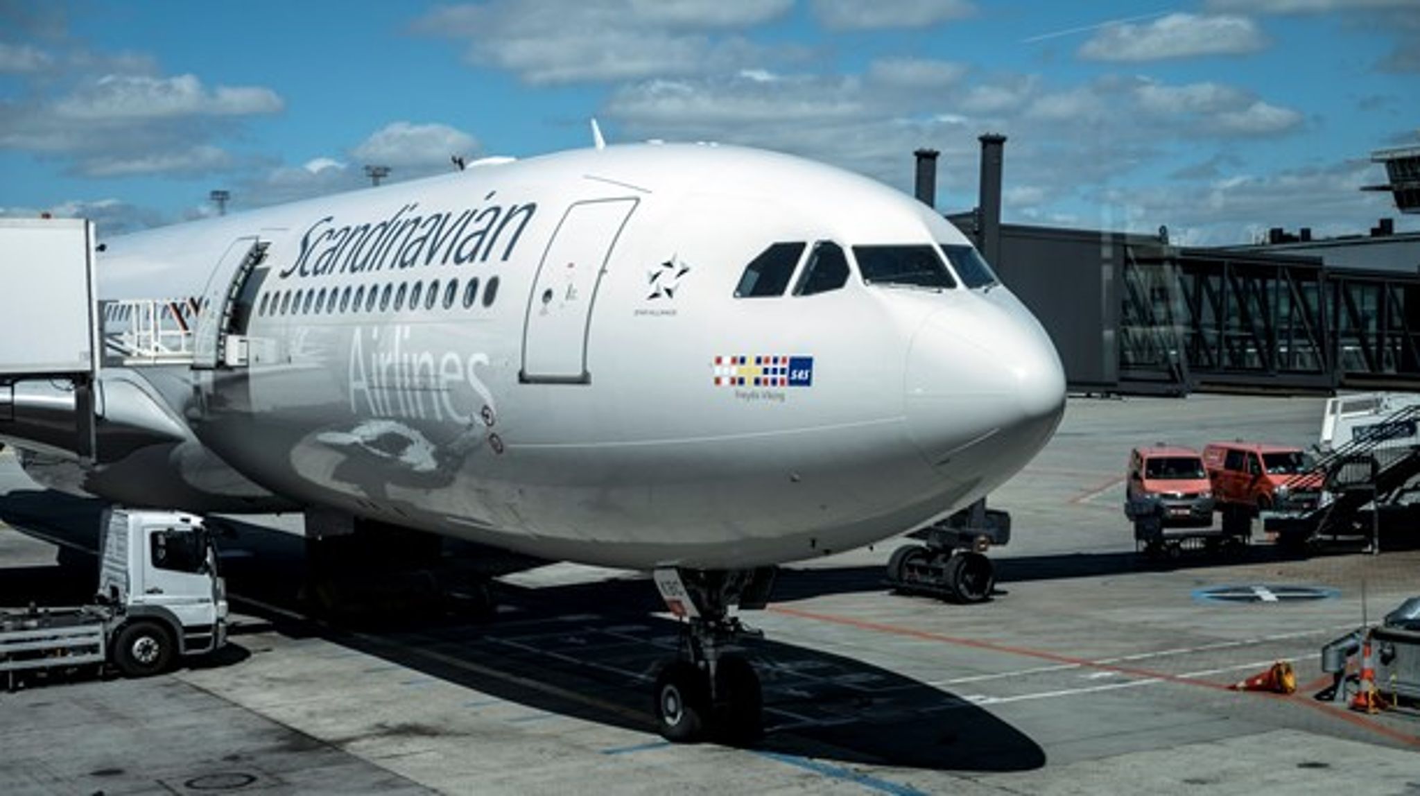 Staten bør købe aktierne i Københavns Lufthavn tilbage, skriver Henning Hyllested (EL).&nbsp;