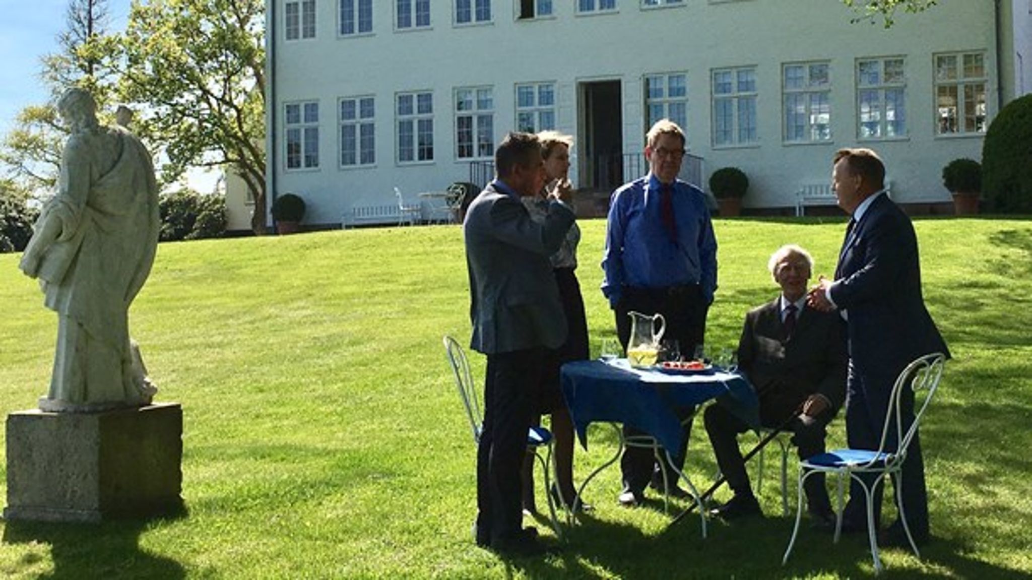 De fem seneste danske statsministre mødtes for første gang i forbindelse med DR's nye dokumentarserie <i>Statsministrene. </i>