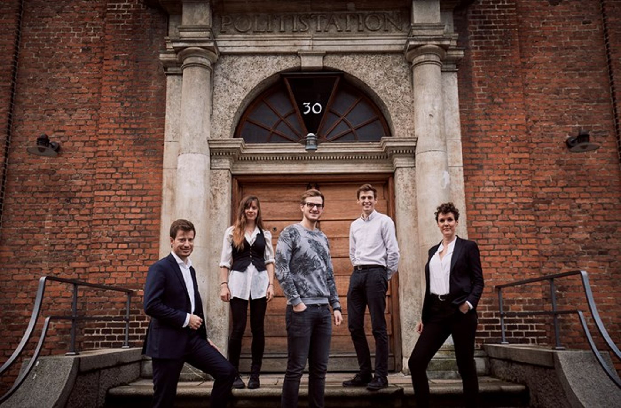 Styregruppens hos Student &amp; Innovation House:&nbsp;Andreas
Kristian Gjede, Anne Marie Engtoft Larsen, Christian Kongsbak
Refshauge, Jens Bonde og&nbsp;Maria Flora Andersen. Et enkelt medlem af gruppen var fraværende.&nbsp;