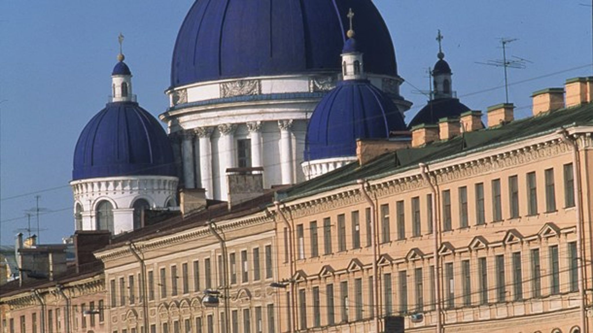 Det danske generalkonsulat i Skt. Peterborg lukker ved årsskiftet. 