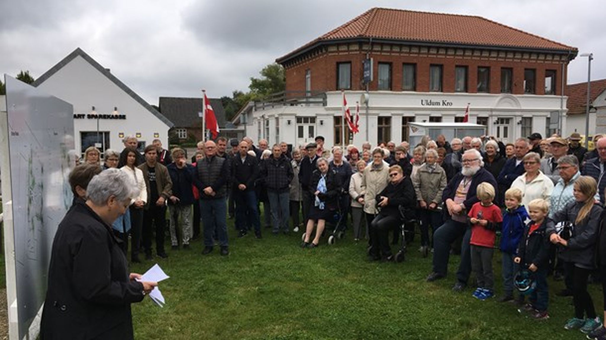 Initiativgruppen tog i søndags det første skadestik til byfornyelsen i Uldum. 