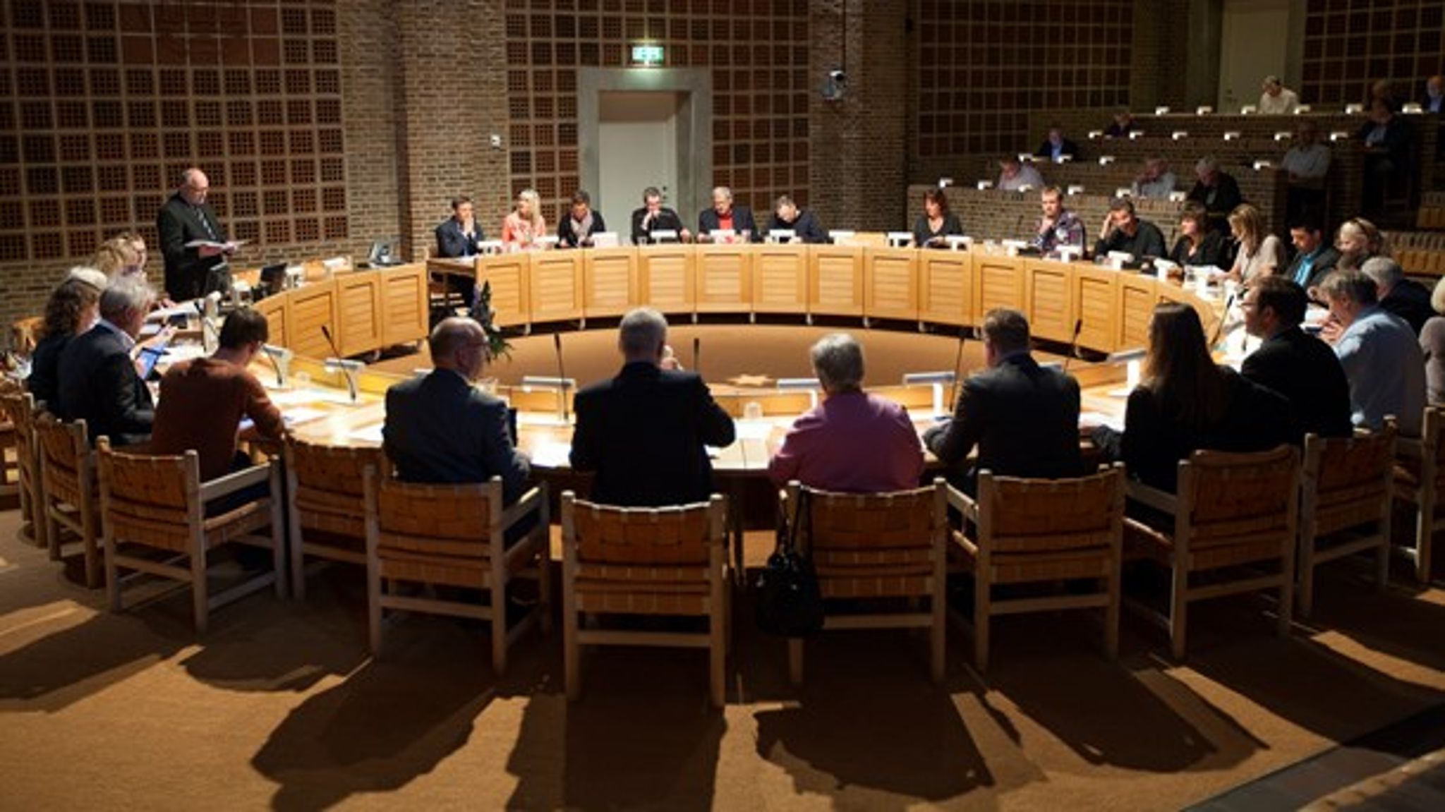 Påvirkningsgaver og anden 'smørelse' er ifølge politikere et sjældent fænomen i lokalpolitik. Men dydens sti kan være smallere, end mange måske tror. (Arkivfoto)