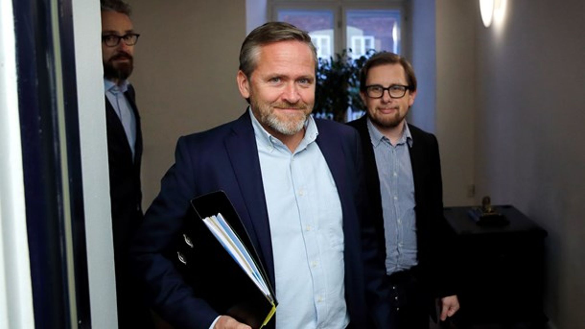 Regeringen har skudt det politiske efterår i gang med en række udspil. Umiddelbart er der ingen belønning fra vælgerne, der placerer&nbsp;Liberal Alliance på det laveste niveau i valgperioden.