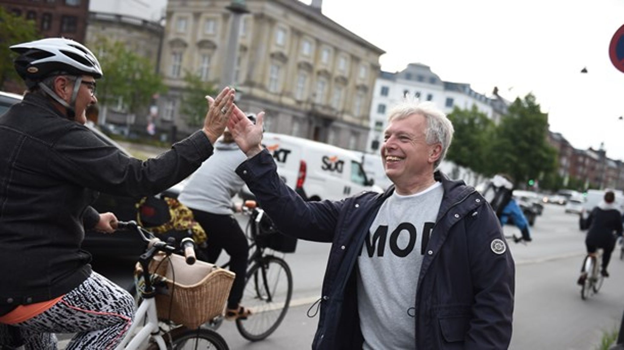 Hvis vi skal leve op til Paris-aftalen, skal vi hæve ambitionerne markant i forhold til dag, skriver Uffe Elbæk om de forestående forhandlinger om ny energiaftale.