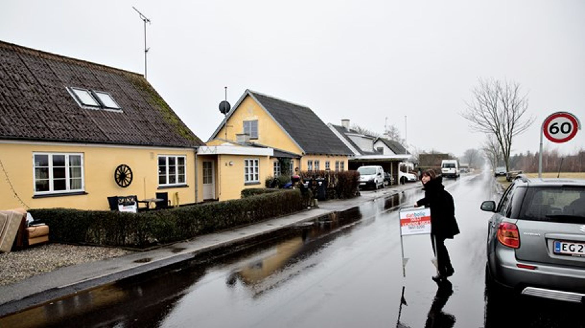 PRIVATØKONOMI: Boligkøbere med stor gæld i forhold til indkomst får sværere ved at optage risikofyldte boliglån. Regeringen vil med nye regler beskytte familier med høj boliggæld, så de kan "stå imod rentestigninger uden at komme i økonomiske vanskeligheder," lød det i en pressemeddelelse fra erhvervsminister Brian Mikkelsen (K).