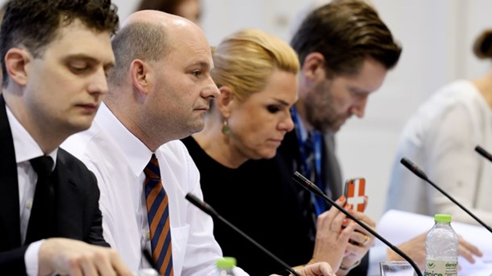 Debatten om menneskerettigheder er uoplyst, skriver Jacques Hartmann. (På billedet: Søren Pape Poulsen (K) og Inger Støjberg (V) til samråd i Folketingets udlændinge- og integrationsudvalg).