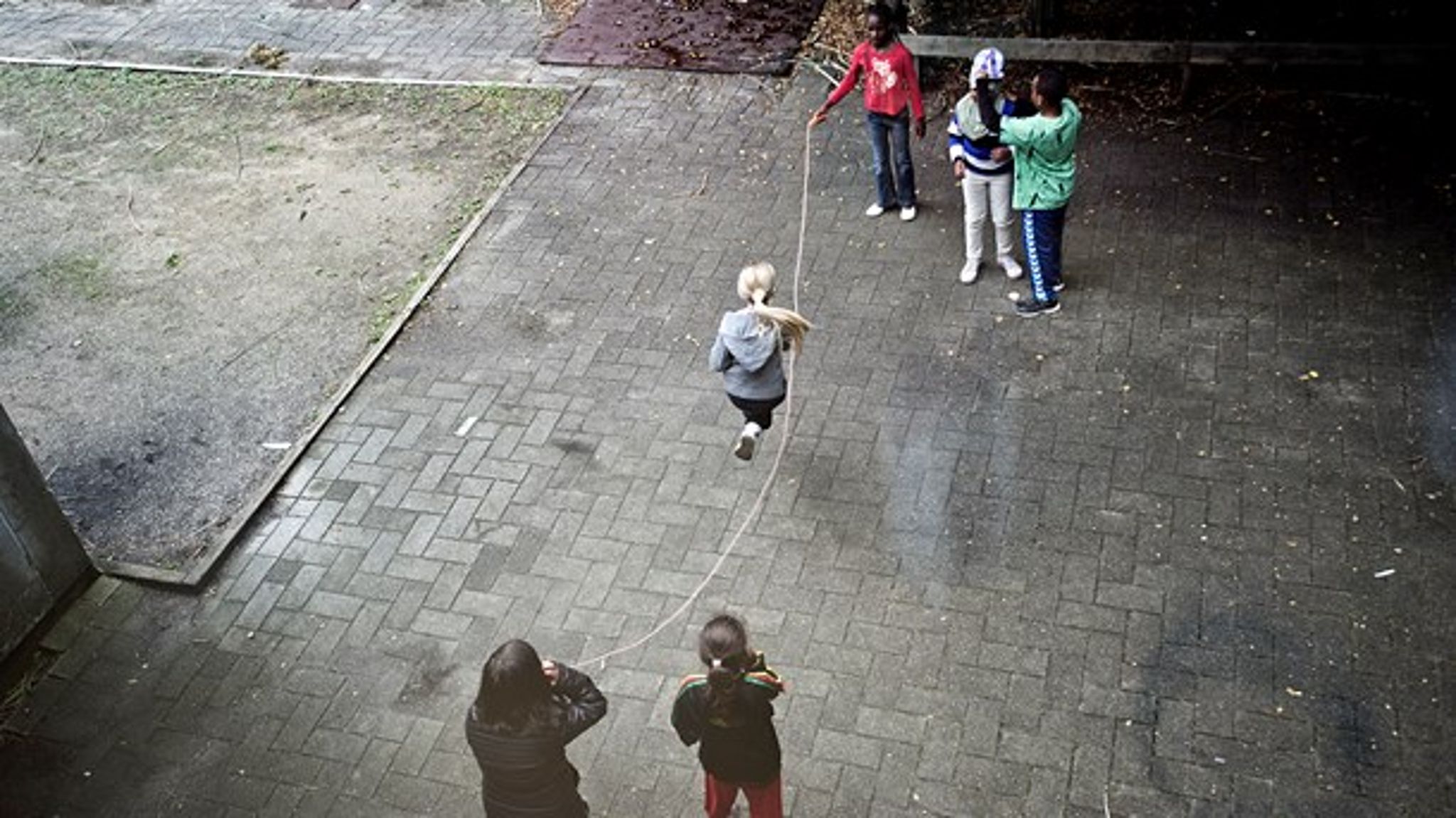 Bedre spredning af ny viden om børns trivsel skal hjælpe pædagoger og socialrådgivere med at ruste udsatte børn bedre til skolelivet.&nbsp;