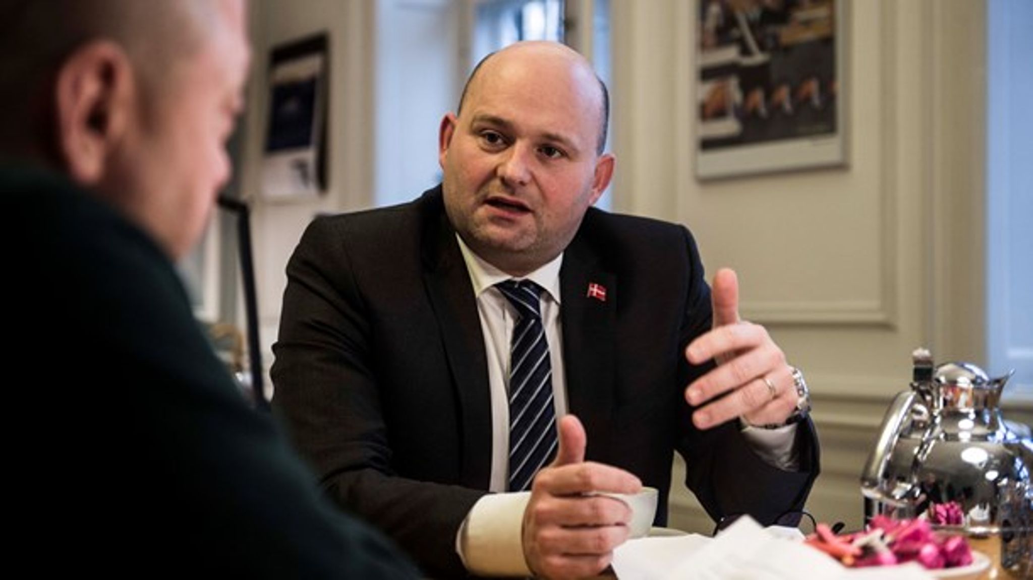 Justitsminister Søren Pape Poulsen (K) sidder klar til at rådgive konservative byrødder på valgnatten. 