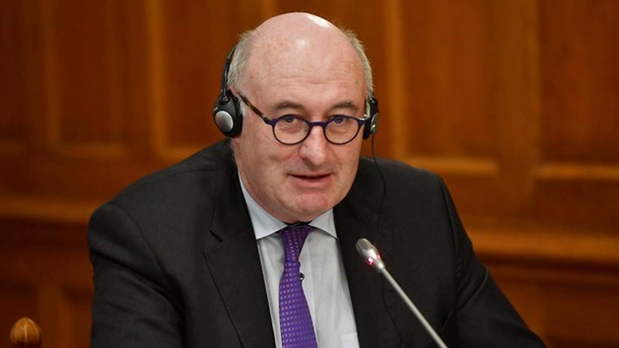 EU's landbrugskommissær Phil Hogan har foreslået at øge muligheden for mere statsstøtte. Dybt problematisk, mener flere danske Europa-parlamentarikere.