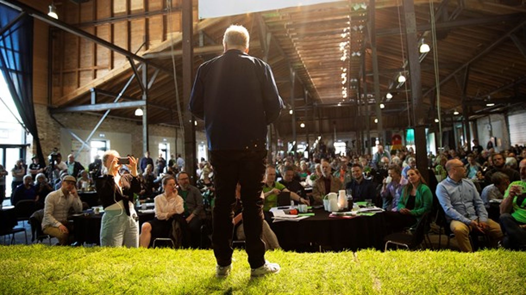 Det handler først og fremmest om at have ambitioner for fremtiden, sagde Uffe Elbæk. Så må man gerne være uenig, også i Alternativet, for alting er til diskussion. 