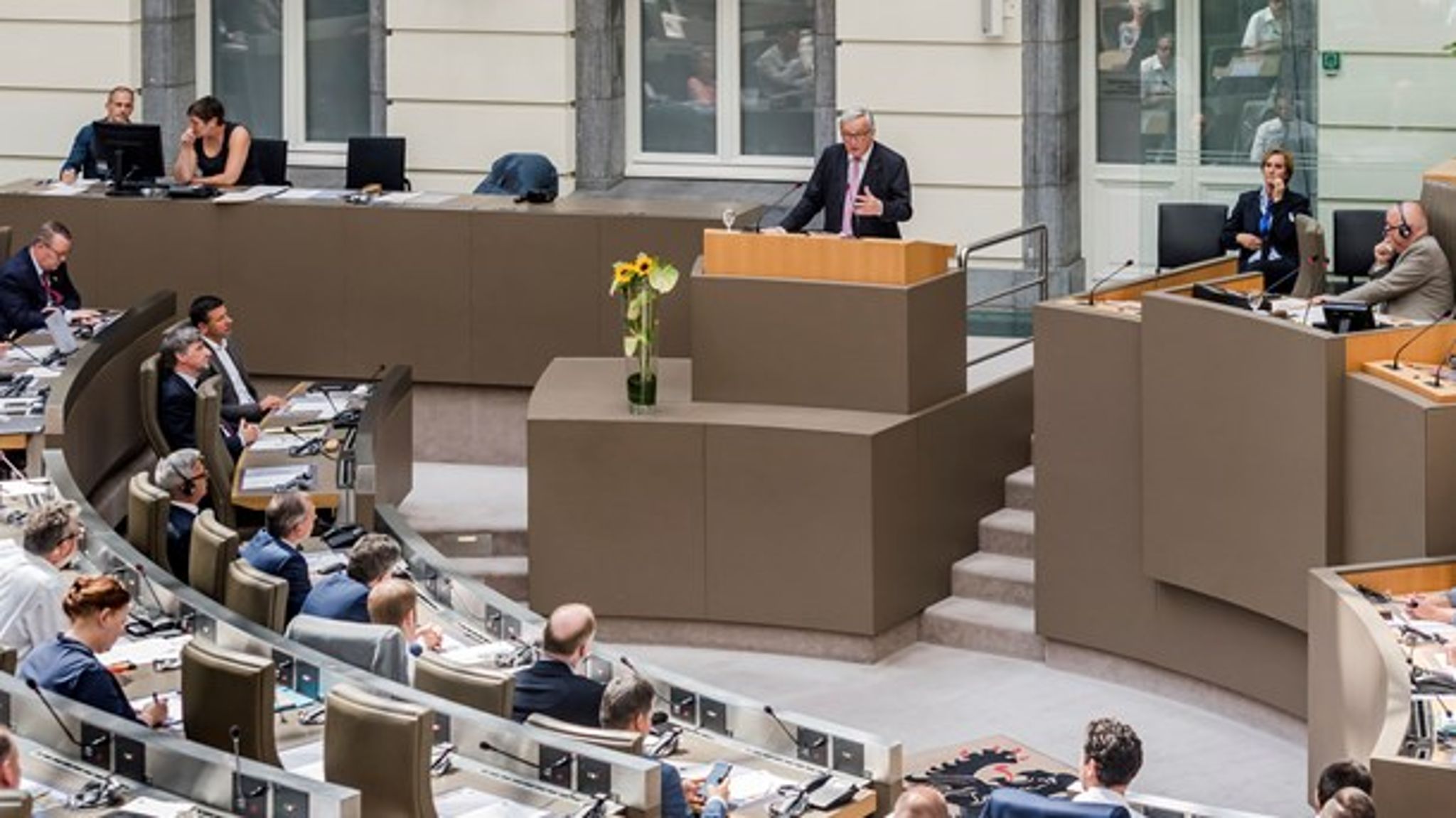 Mere magt til Europa-Parlamentet er mere magt til folket, og mere magt til folket giver mere åbenhed og demokrati, skriver Lucas Zukunft og Mads Rundstrøm.<br>