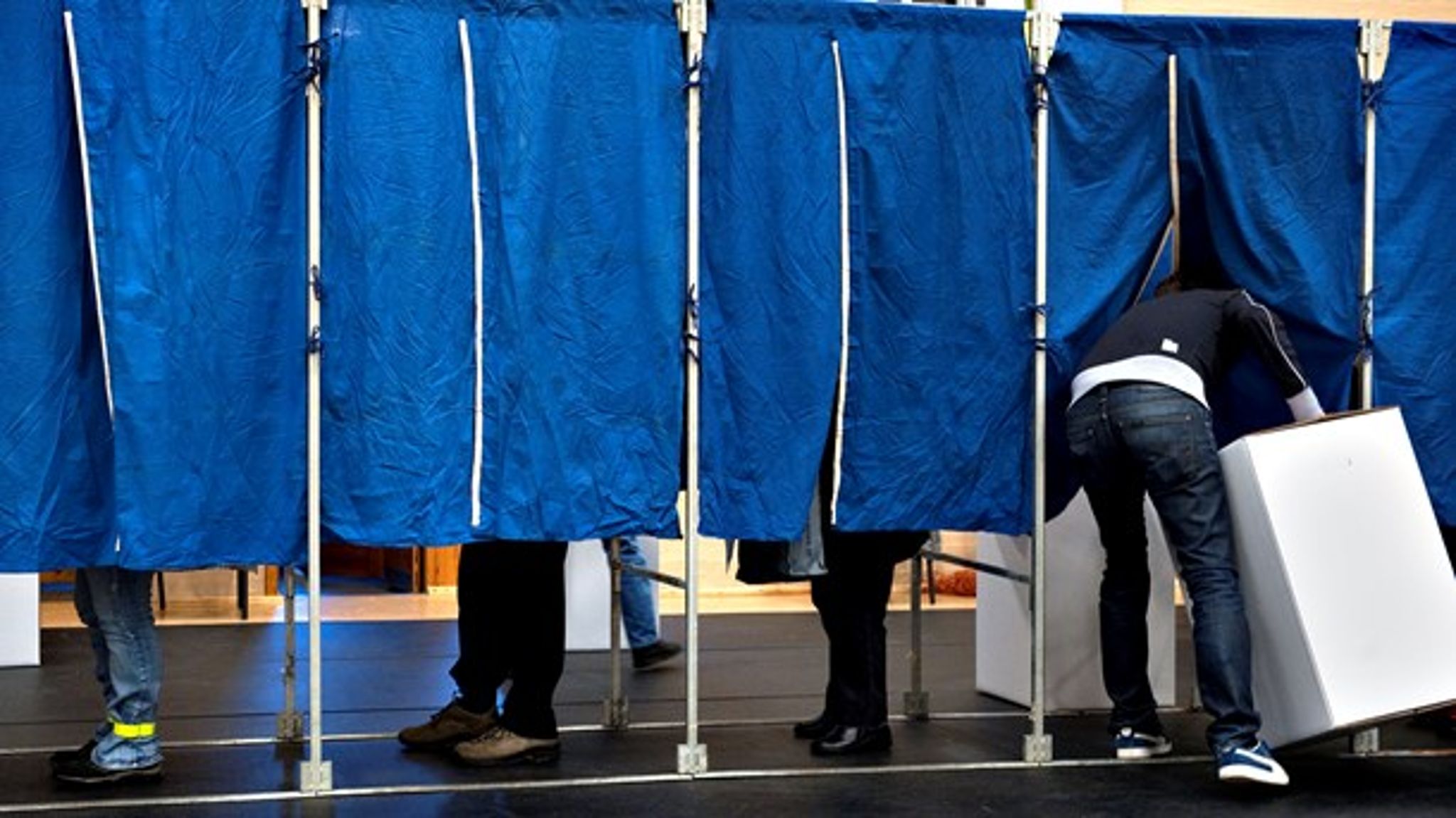 Om et år skal danskerne igen til stemmeurnerne for at vælge deres kandidater til EU-parlamentet. Inden da er det afgørende at få ryddet op i misforståelserne om EU, skriver Steen Gade.