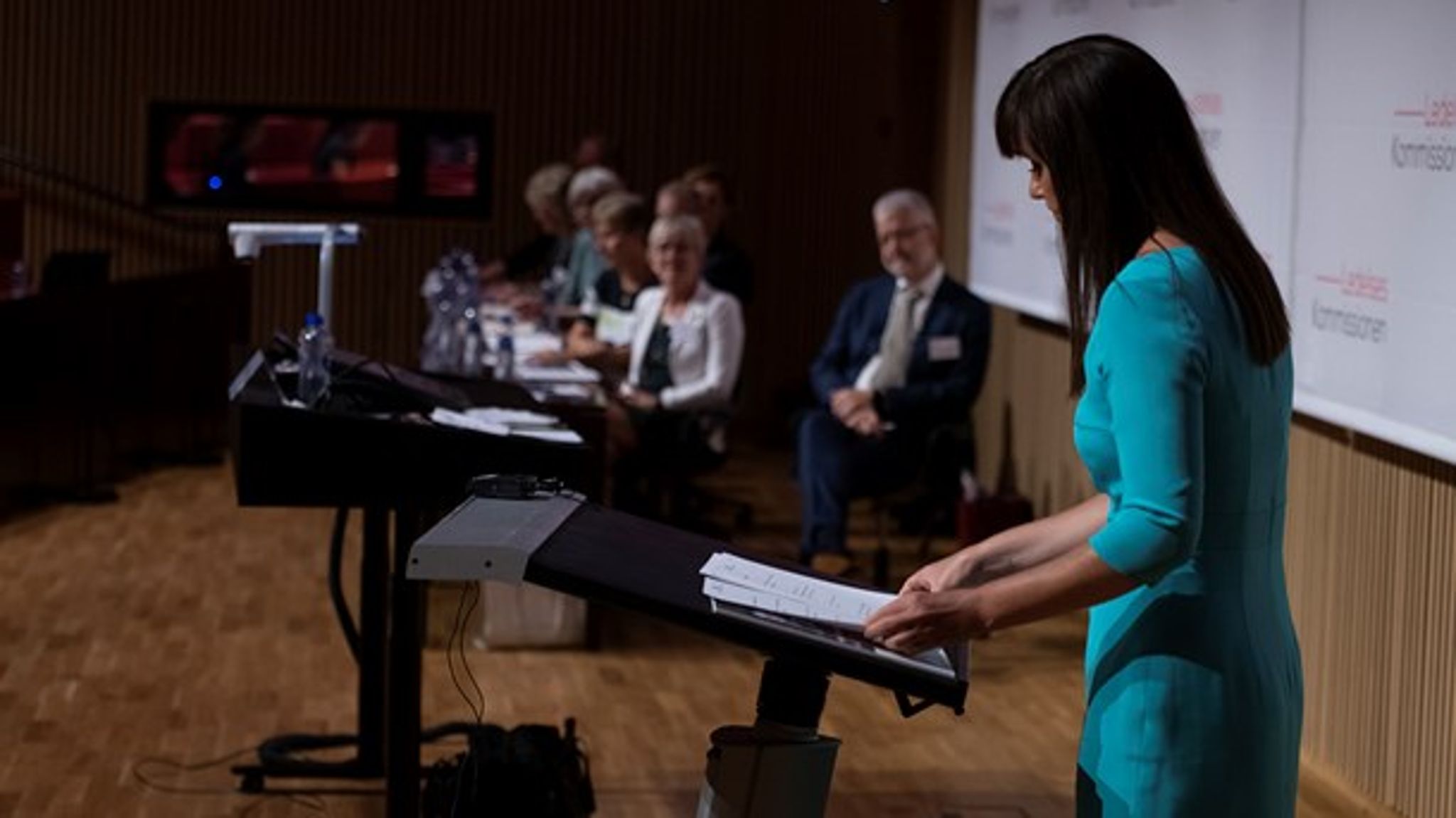 Innovationsminister Sophie Løhde (V) modtog officielt de 28 anbefalinger fra Ledelseskommissionen i Mærsk Tårnet ved Panum i København tirsdag.&nbsp;