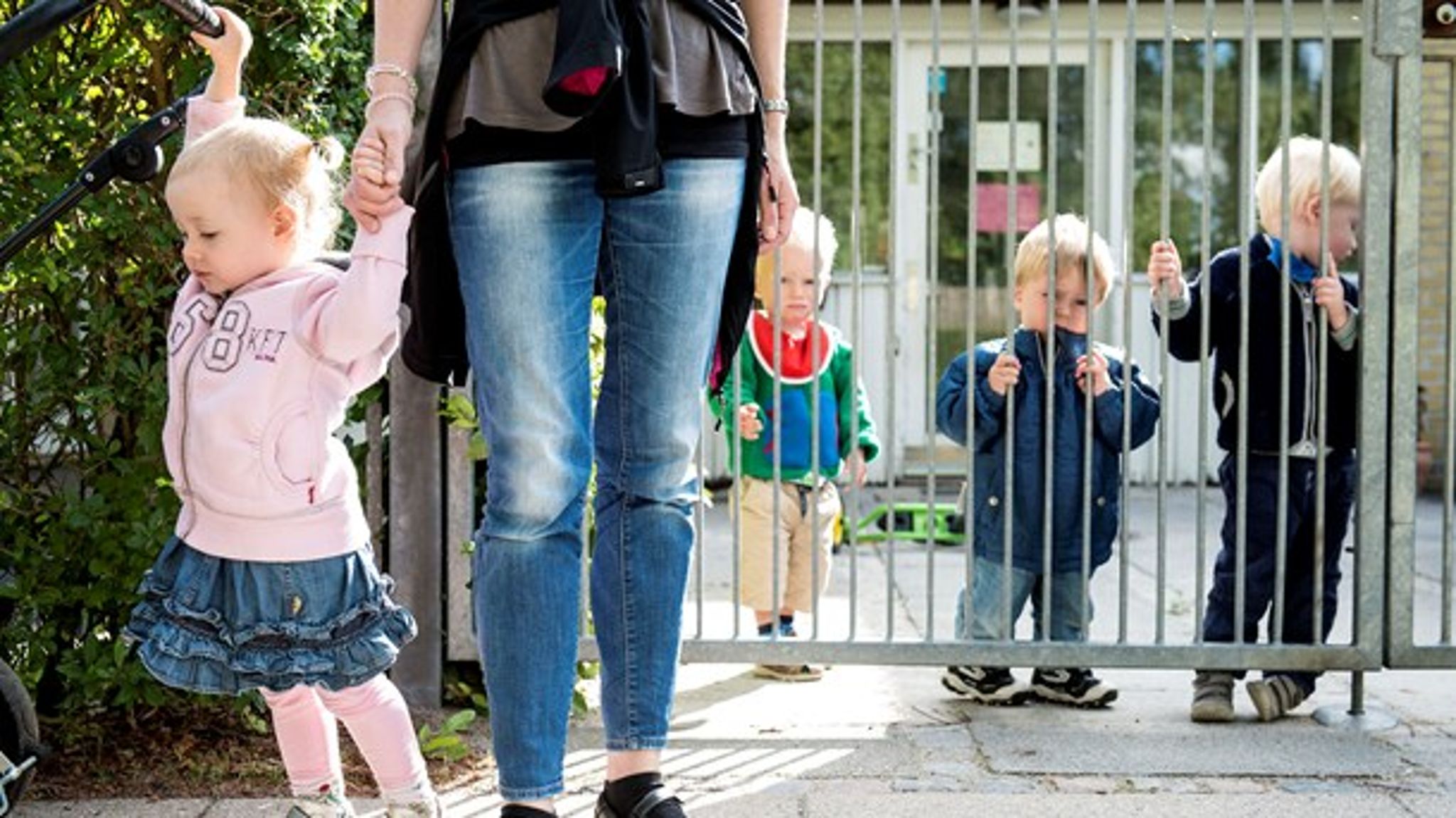 <span>Tidligere på året løftede Danmarks Statistik sløret for nogle
kommuners normeringstal, hvor de medregnede ledere af dagsinstitutioner som
fuldtidspædagoger. Det er misvisende, og de danske dagsinstitutioner har brug
for reelle normeringstal efter flere års ventetid, mener BUPL-formand Elisa
Rimpler og formand for Forældrenes Landsforening&nbsp;Louise Gjervig Lehn.<b></b></span>