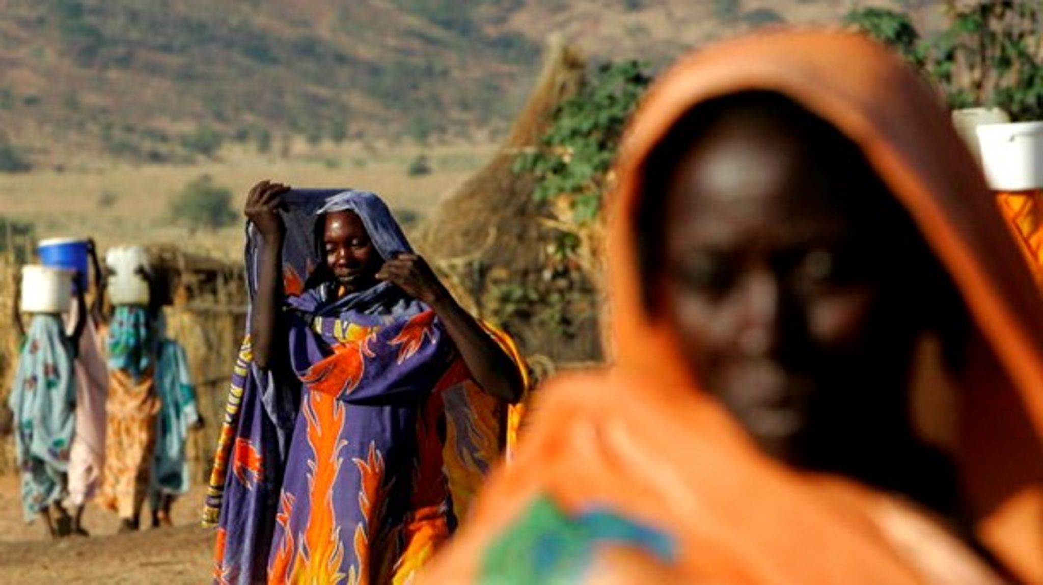 Sikkerhedseksperter har vurderet, at inden for de næste tyve år vil der 
være 10-20 millioner mennesker på flugt fra klimaforandringerne alene 
fra Sahel-regionen.<br>