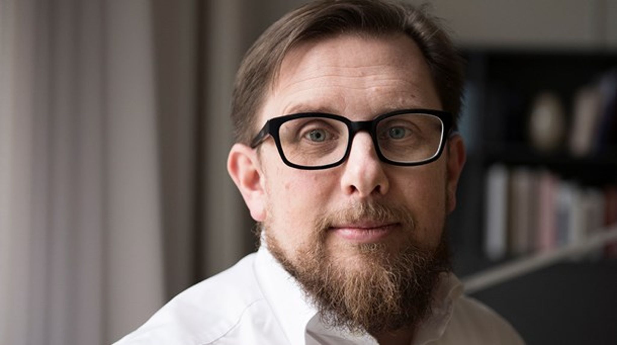 Aarhus Kommune har lagt budget i strid med den kommunale styrelseslov, mener økonomi- og indenrigsminister Simon Emil Ammitzbøll-Bille (LA).
