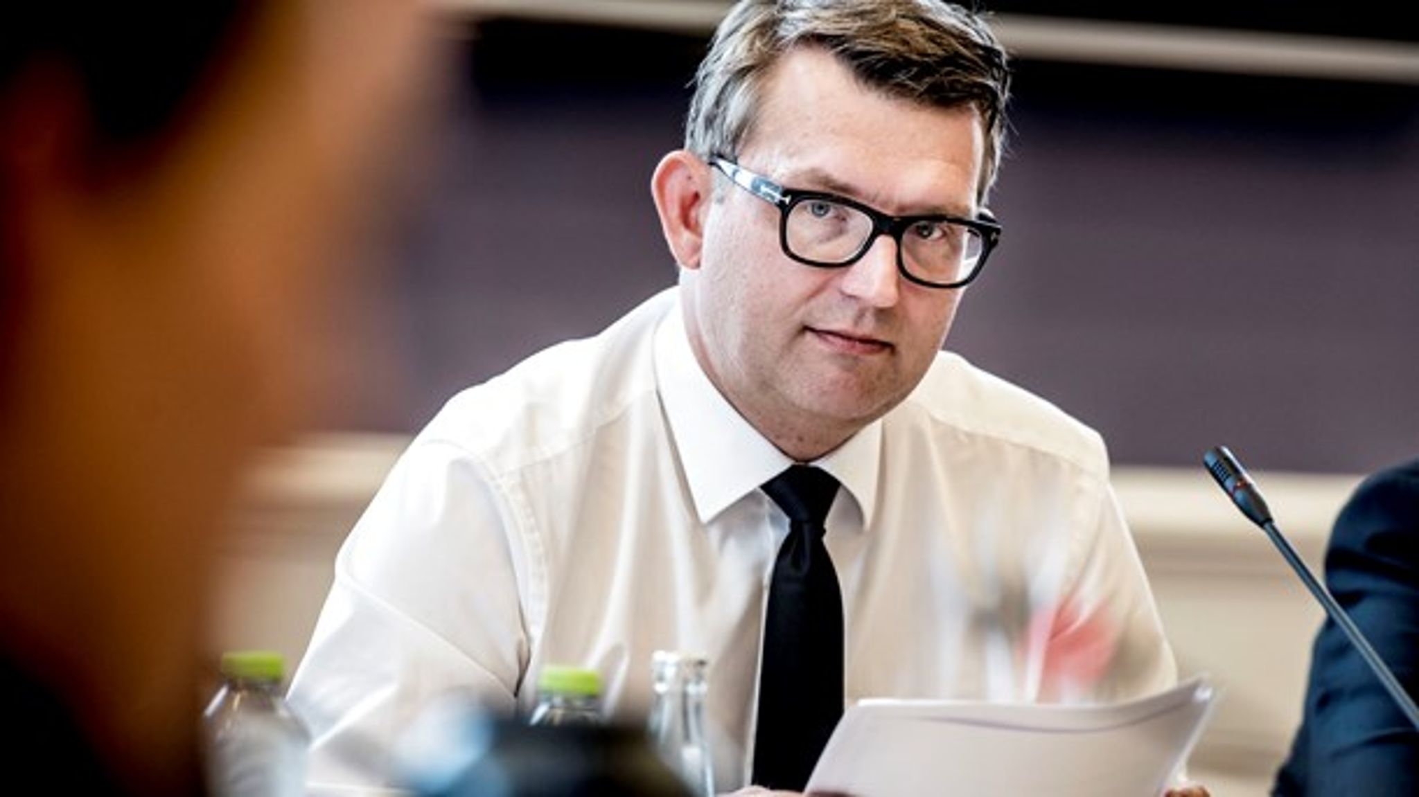 Der er behov for, at man fra politisk hold kommer i gang med at diskutere, hvad der skal ske på stressområdet, mener beskæftigelsesminister Troels Lund Poulsen (V).