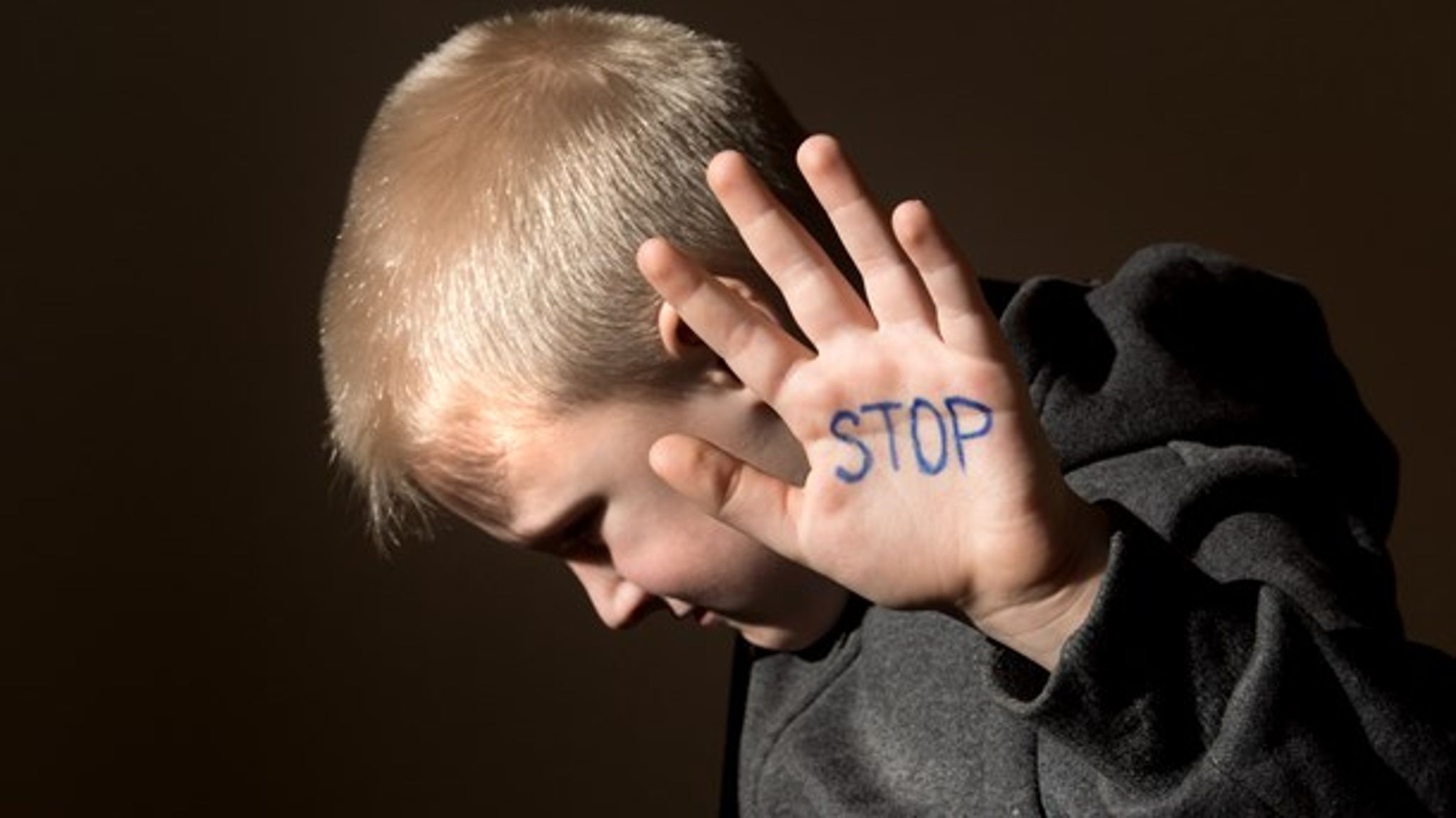<b>GENERATION PRÆSTATION:</b> Vi venter, til folk er faldet helt ud over kanten med at samle dem op igen. I stedet burde vi gribe dem, inden det går alvorligt galt, skriver Sigrid Friis.
