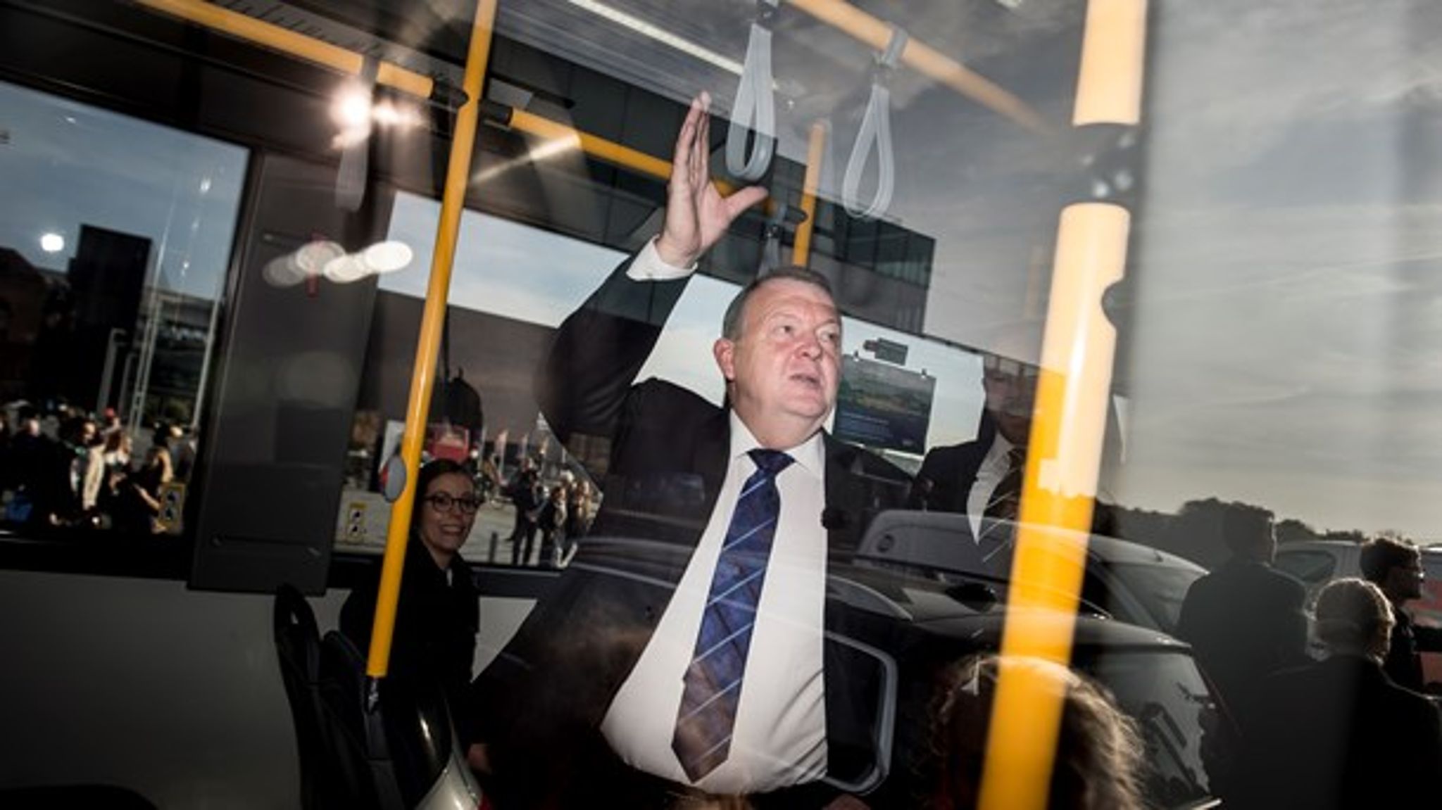 Ministrene forlod pressemødet om regeringens klimaudspil i en elbus.&nbsp;