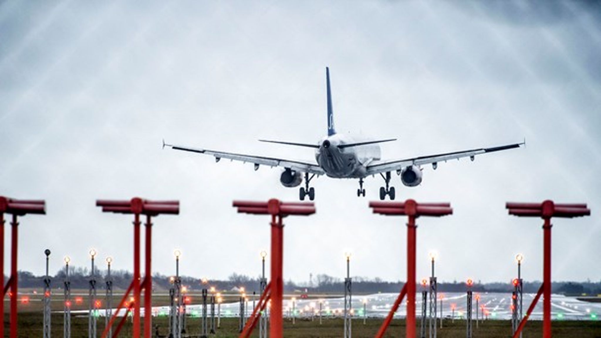 Luftfarten har brug for en styrket forskning og udvikling af alternative brændstoffer, for eksempel inden for biobrændstoffer, mener DI Transport og Dansk Luftfart.