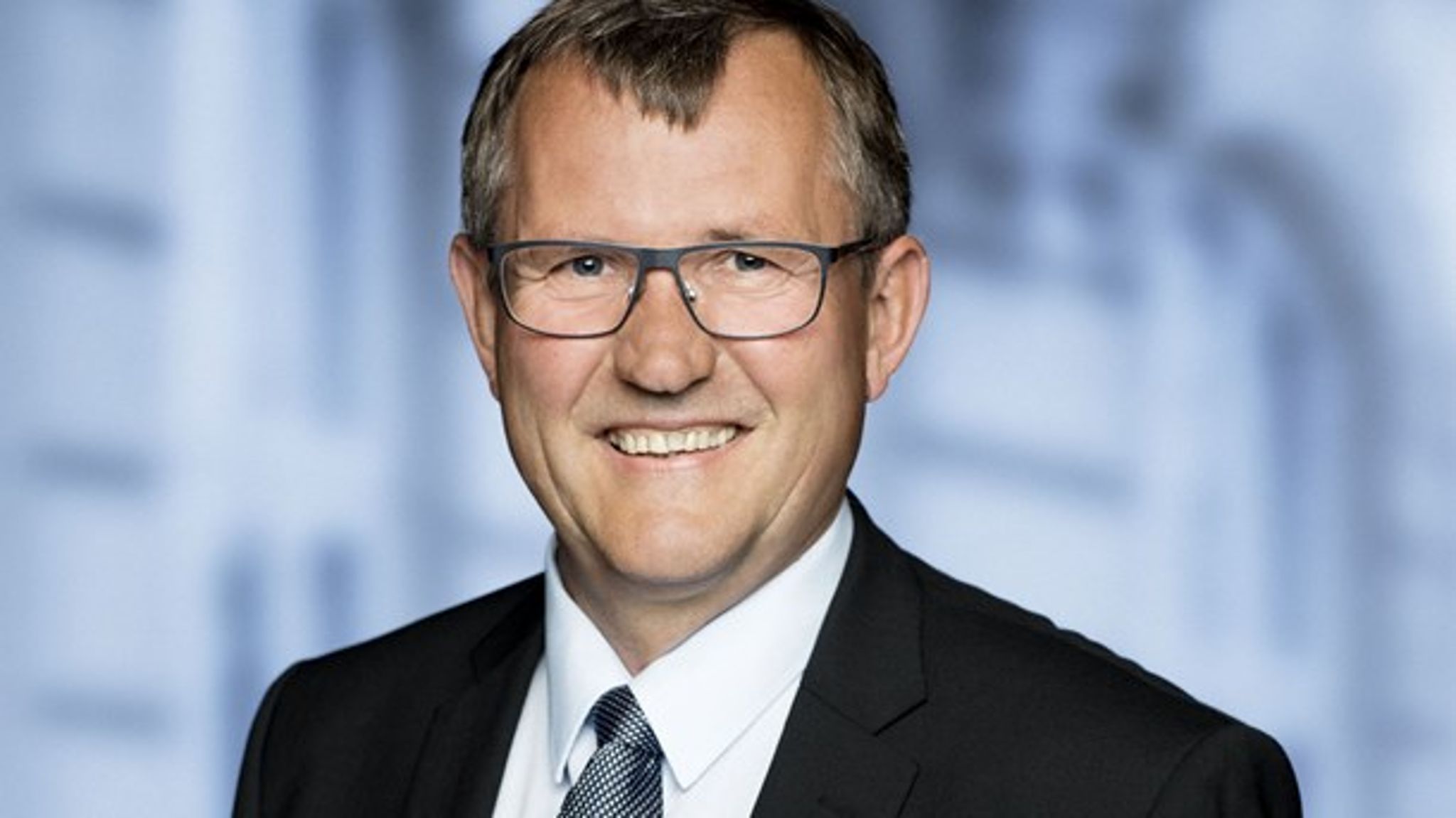 Kald mig bare en asfaltglad jysk borgmester. Facit er, at det er samfundsmæssigt rentabelt at udvide Rute 15, skriver Hans Østergaard.