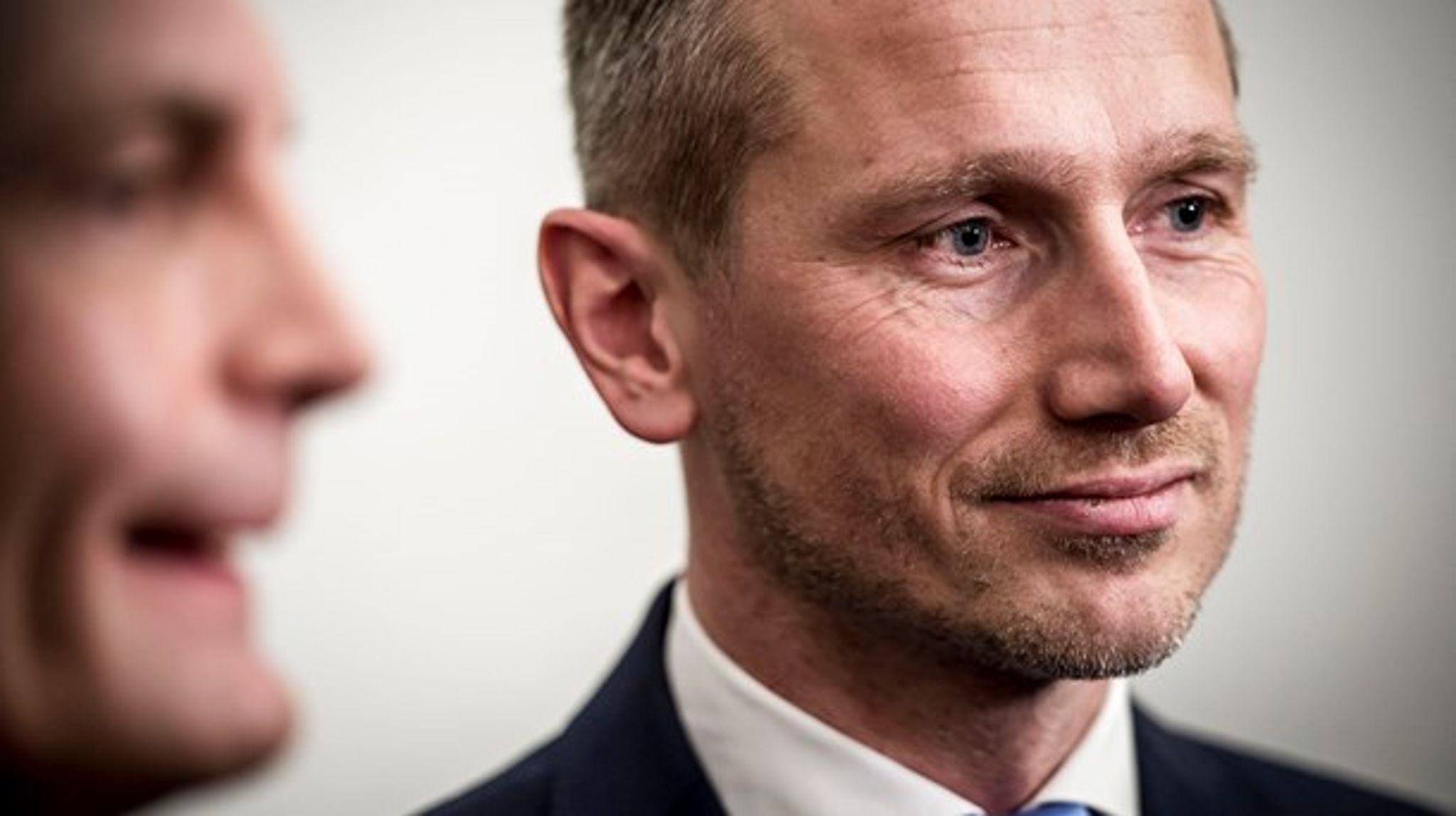 "Jeg tror ikke, der er så meget på udlændingeområdet, der ligger på den flade endnu," sagde Kristian Jensen (V) tirsdag aften om forhandlingerne med DF. Efter "den afklarende fase" vil han nu kaste forhandlingskræfterne ind i de to områder, som er topprioritet for DF: Pensionisternes økonomi og et paradigmeskifte i udlændingepolitikken. 