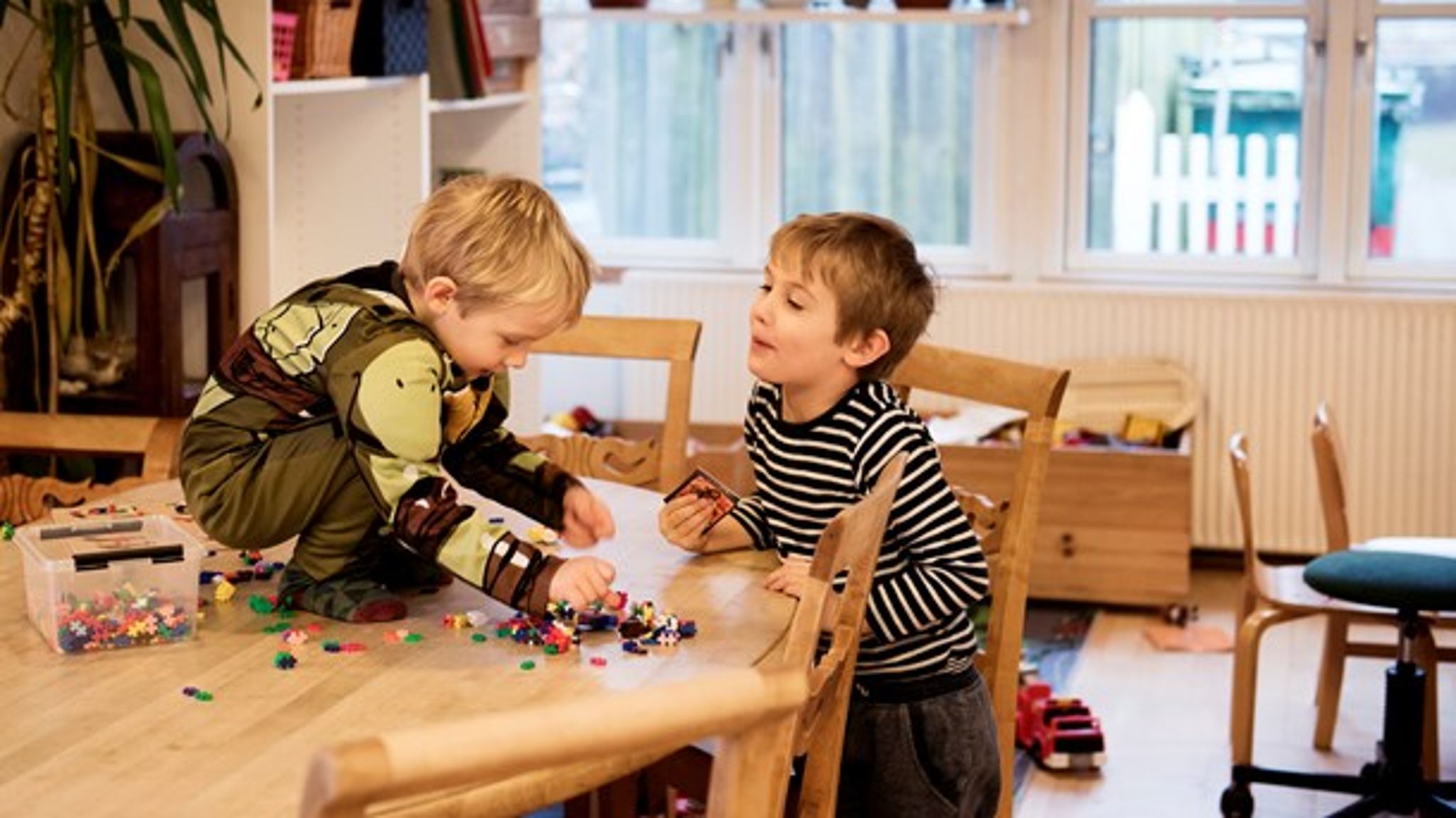 Det er op til de forskellige institutioner selv, hvordan de vil håndtere besparelserne. 