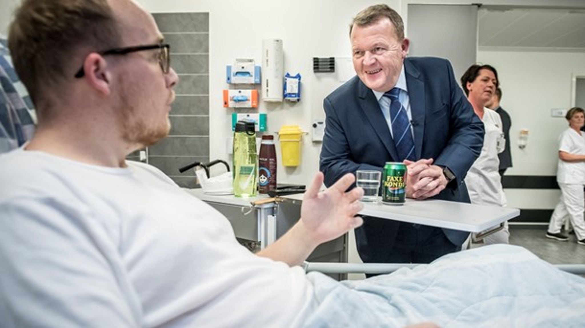 Lars Løkke Rasmussens udtalte i nytårstalen, at "dét, der ikke er svært, skal være nært". Men virkeligheden passer ikke på det skarpe fokus på nært, fjernt, let og
svært, skriver&nbsp;Allan Flyvbjerg.