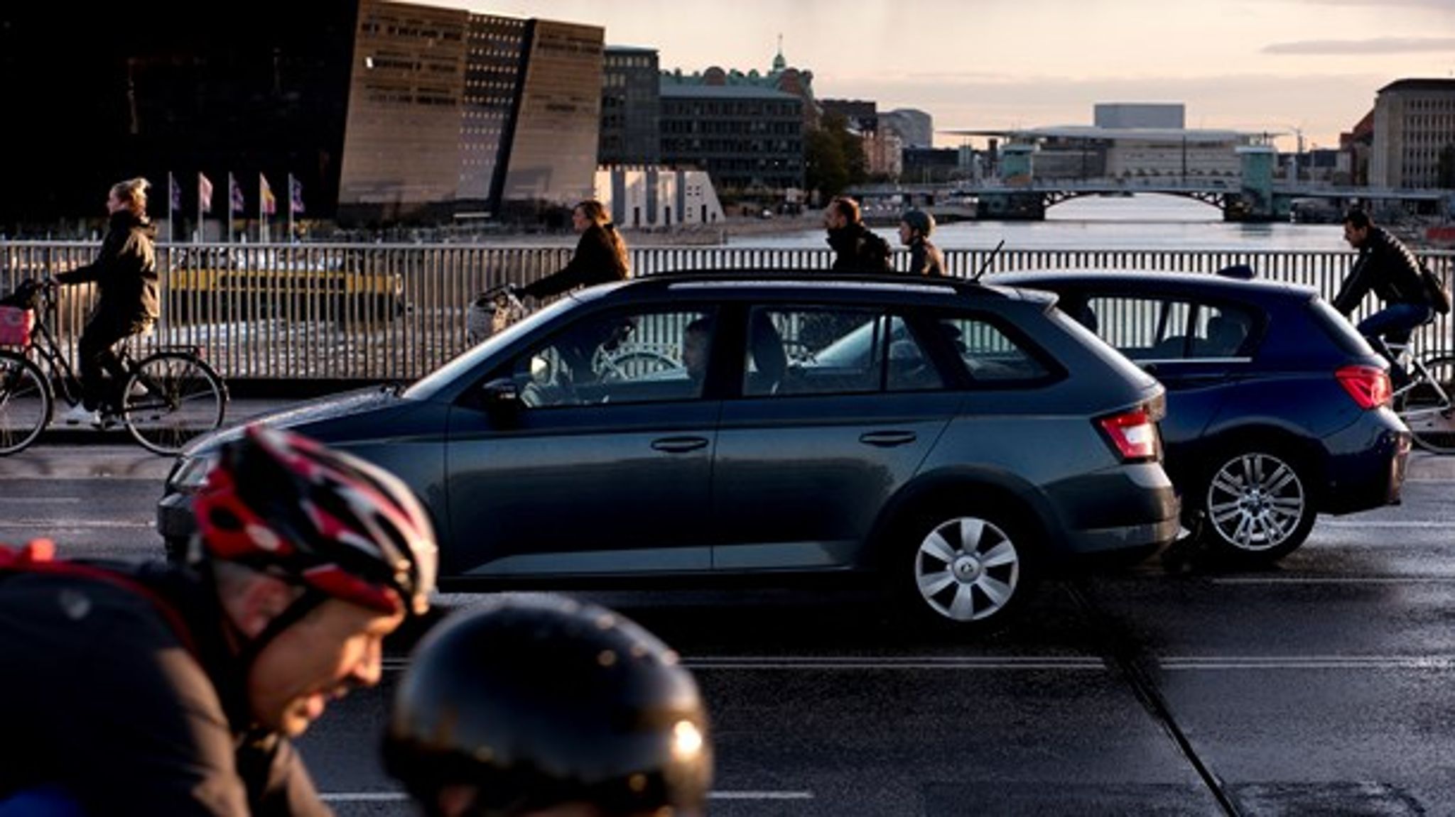 Byerne kommer til at drukne i biler, hvis bussen ikke er et attraktivt alternativ, mener direktøren for Dansk Persontransport.