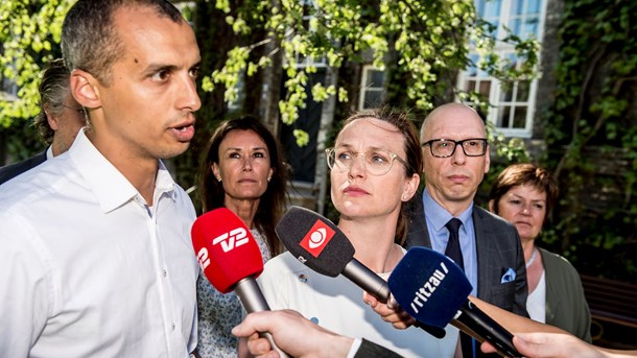 "Der er vedtaget mange ting politisk, som endnu mangler at vise sin effekt i virkeligheden,” siger Mattias Tesfaye (tv).