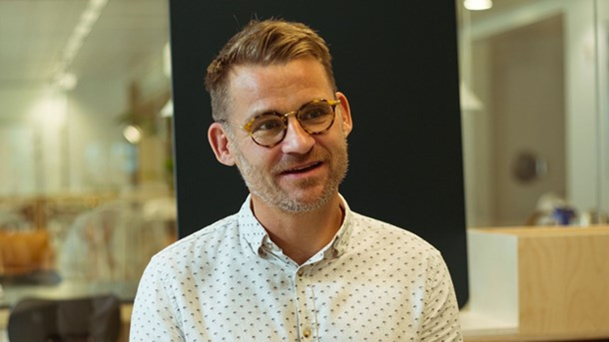Thomas Prehn er ny direktør for Ungdommens Røde Kors. Han kommer fra en stilling som <i>transformation lead </i>hos PlanBørnefonden.